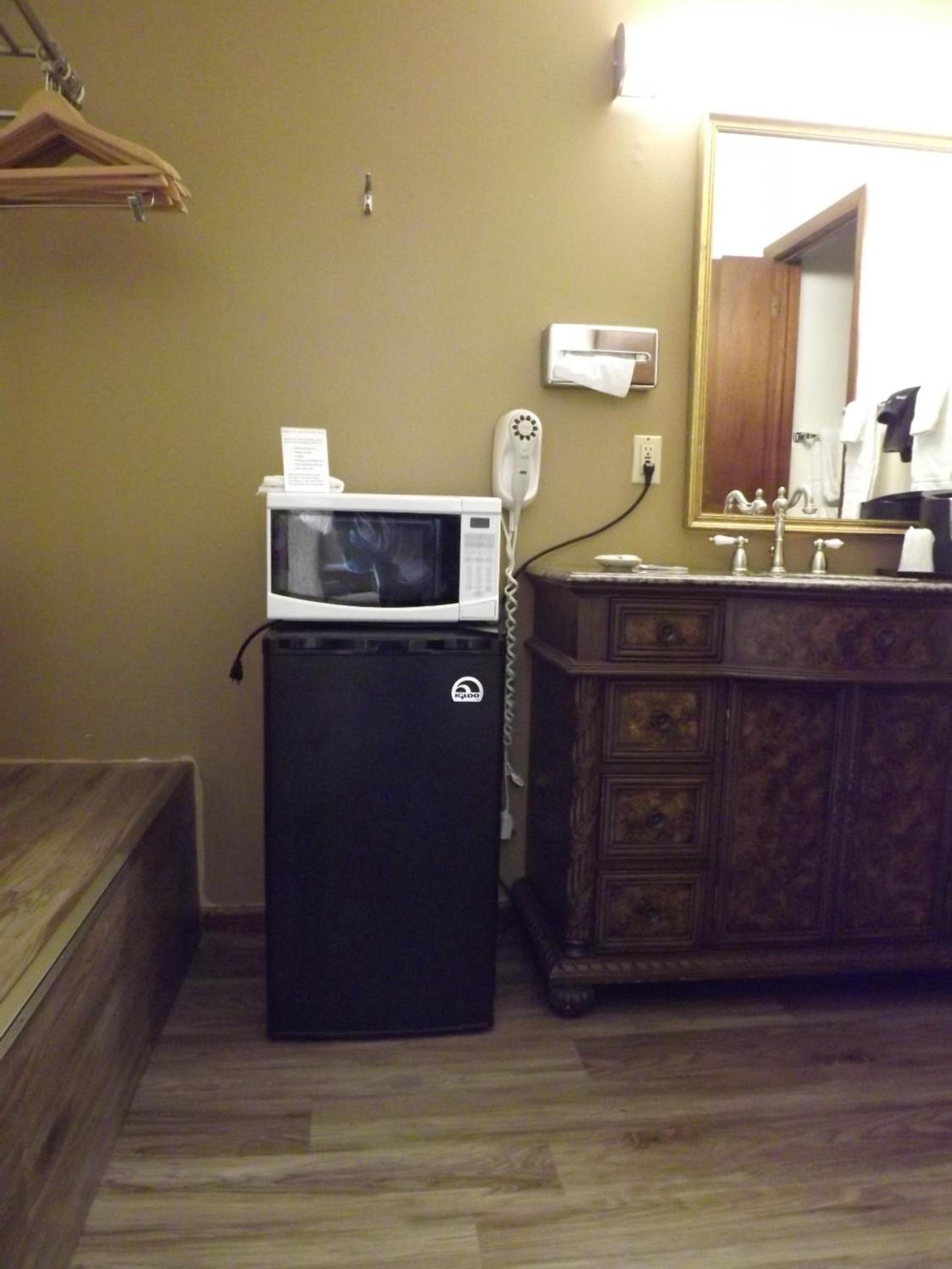 Crest Country Inn photo 53