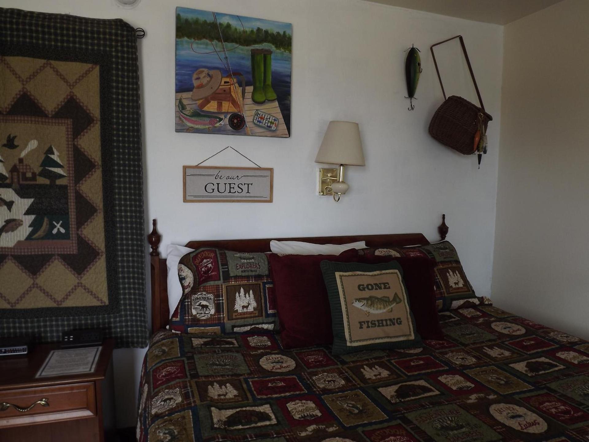 Crest Country Inn photo 52