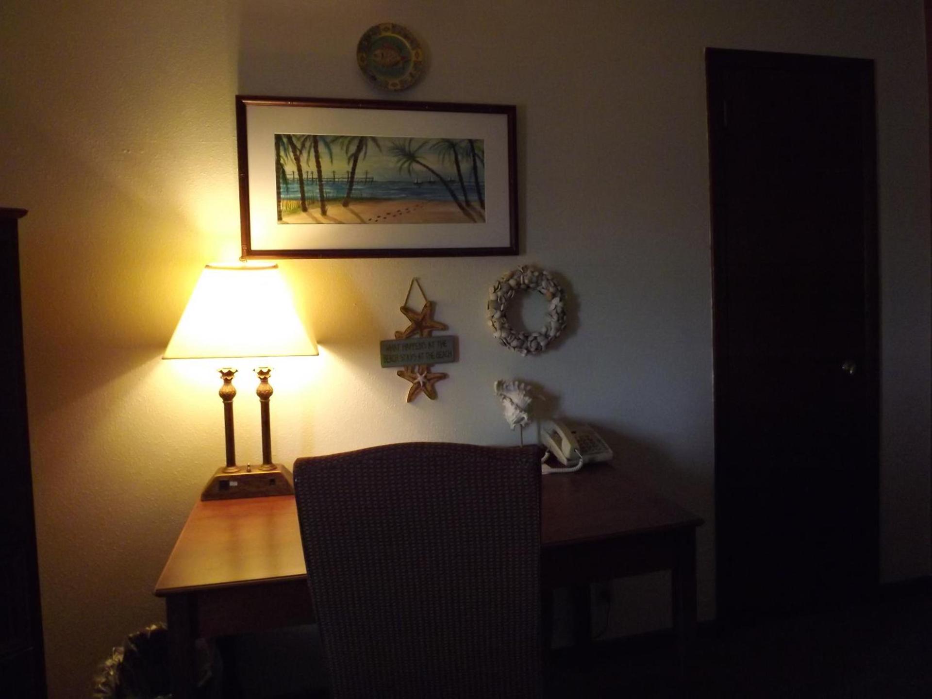 Crest Country Inn photo 57