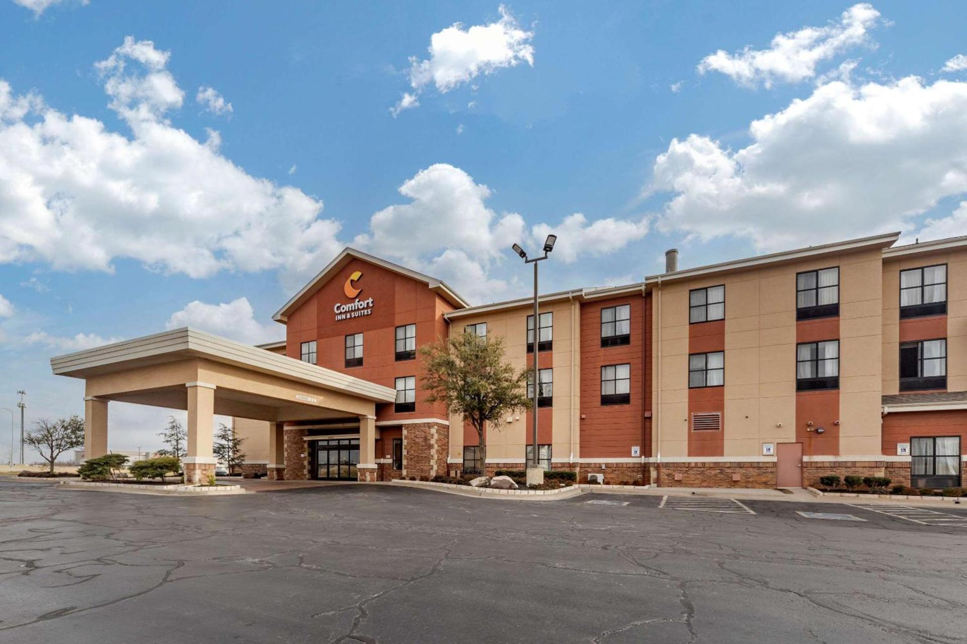 Spark by Hilton Shawnee photo 2