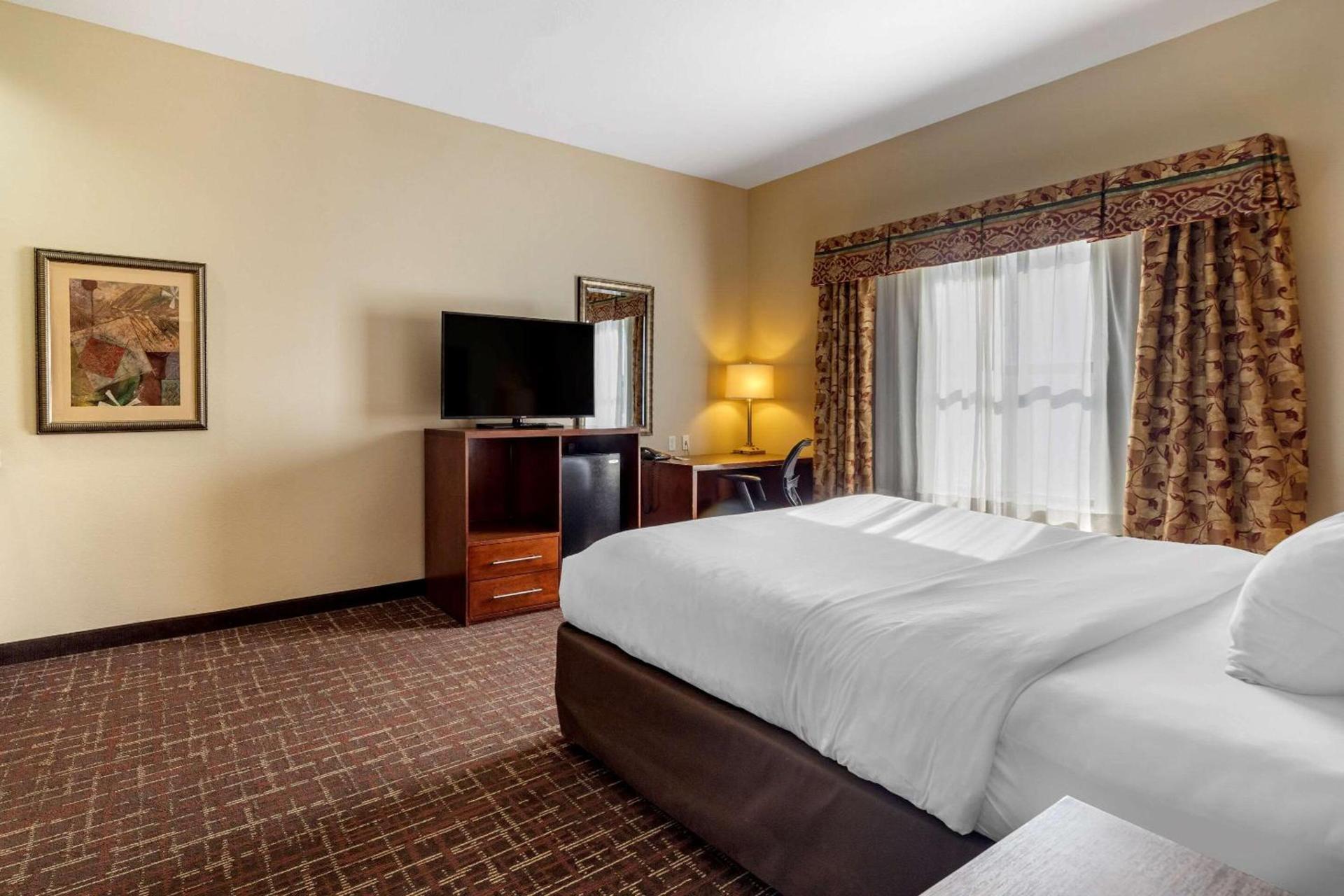 Spark by Hilton Shawnee photo 18