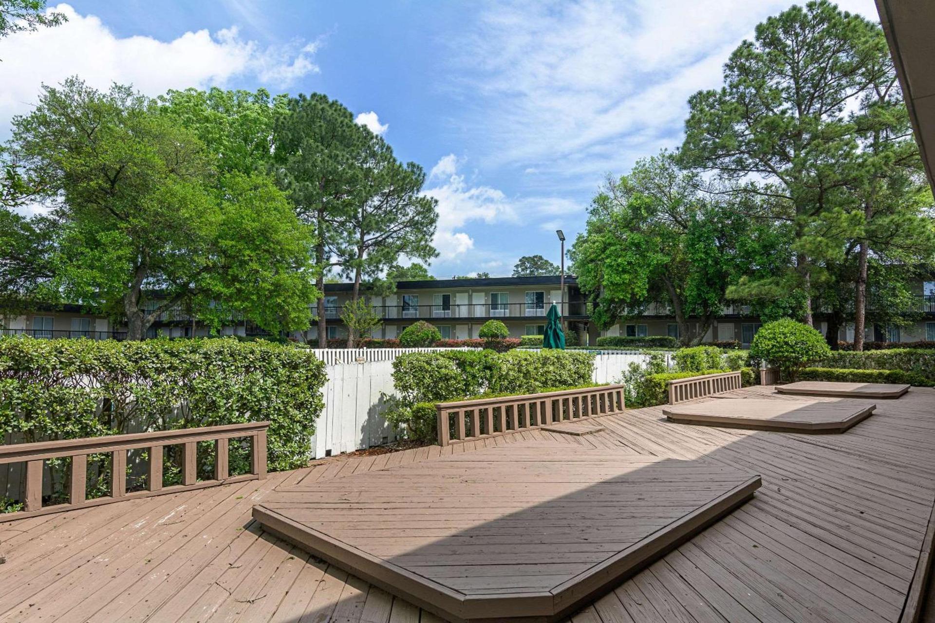 Rodeway Inn photo 7