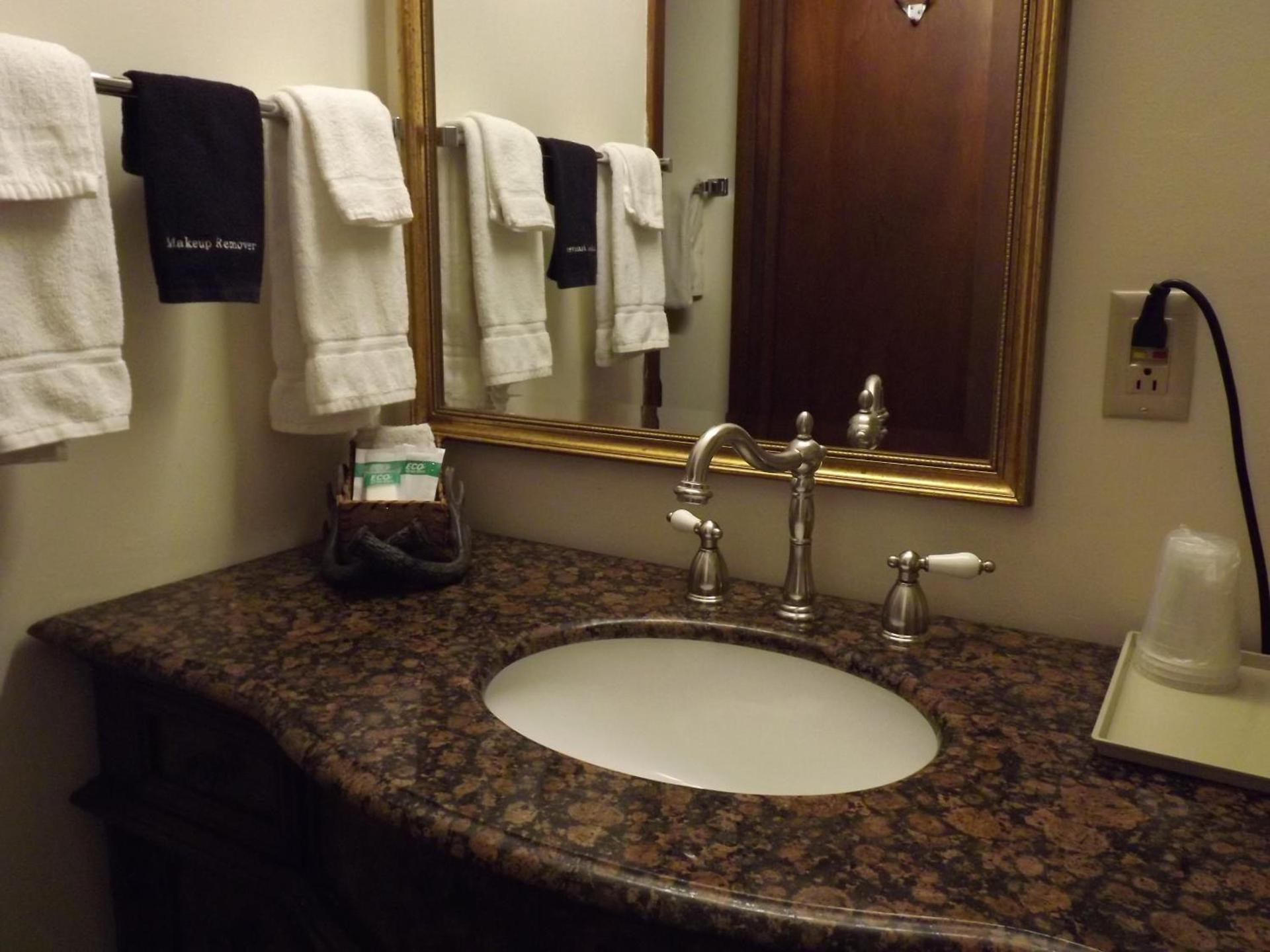 Crest Country Inn photo 70