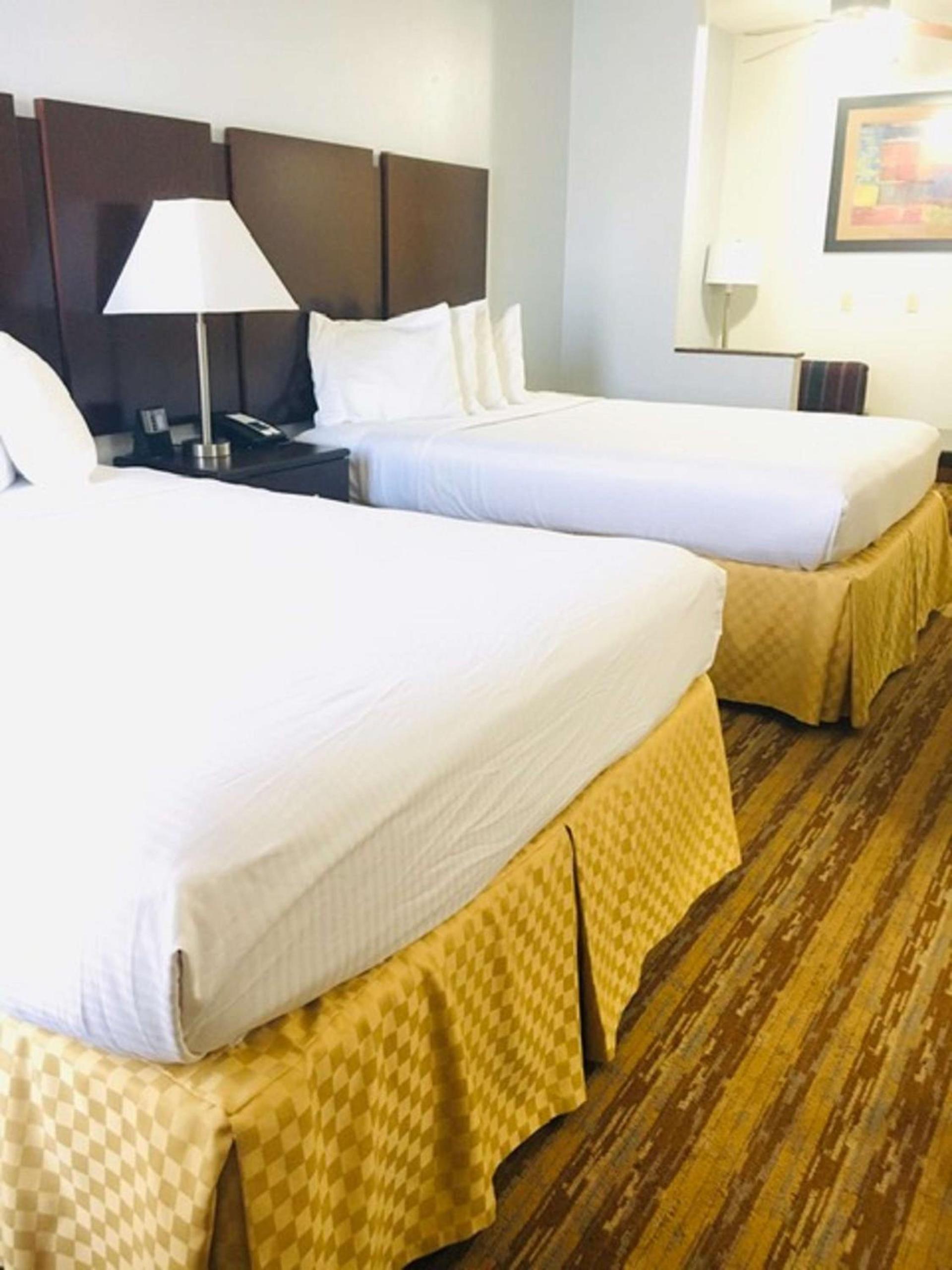 Best Western Plus Universal Inn - Free Shuttle to Universal Studios! photo 27