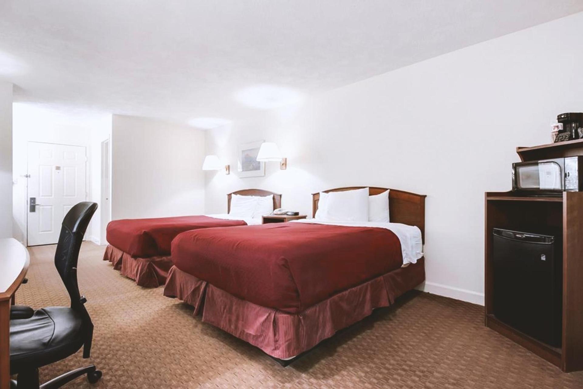 Sky-Palace Inn & Suites McCook photo 20