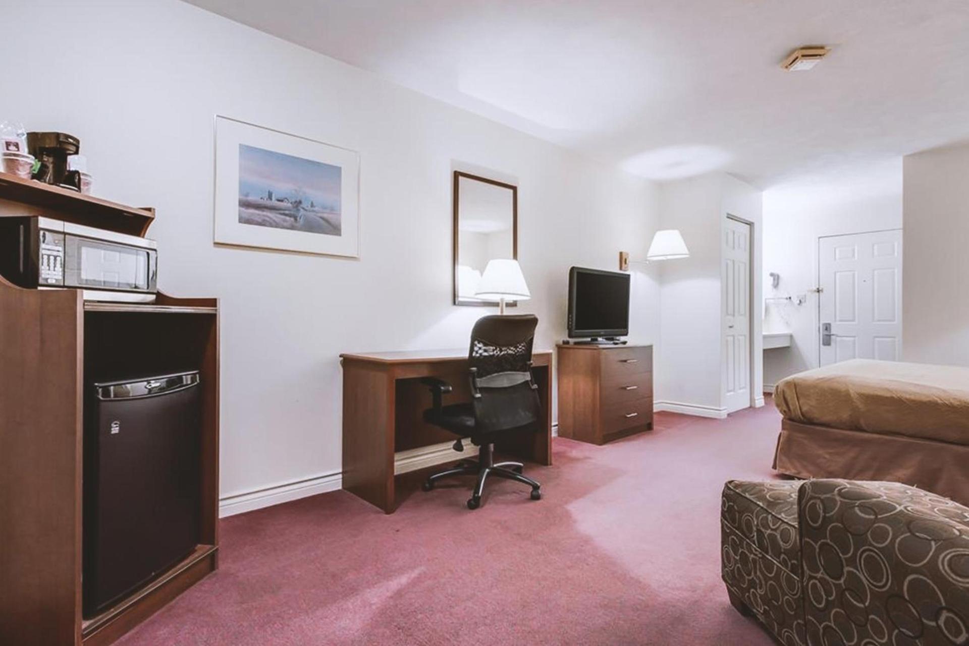Sky-Palace Inn & Suites McCook photo 26