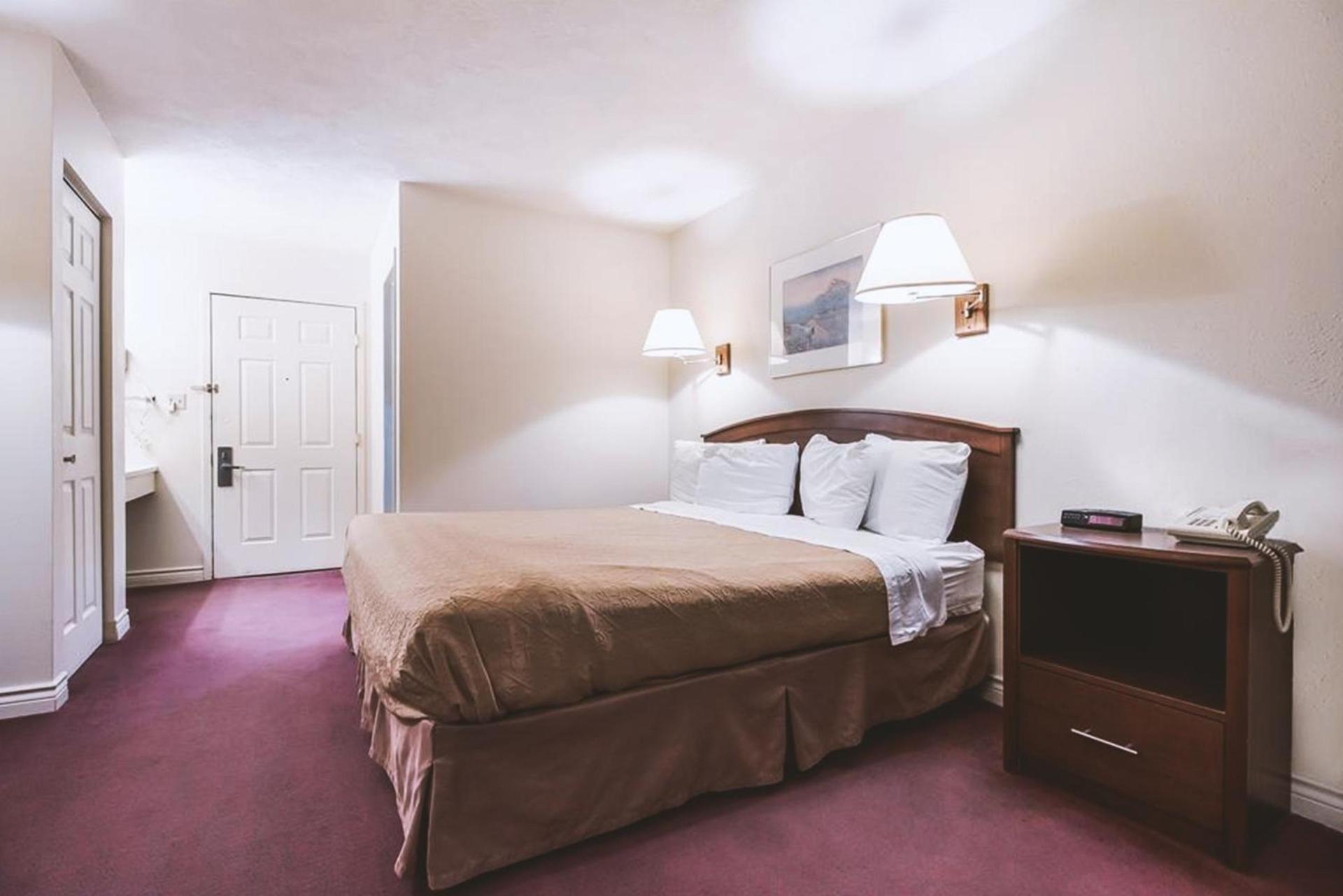Sky-Palace Inn & Suites McCook photo 7