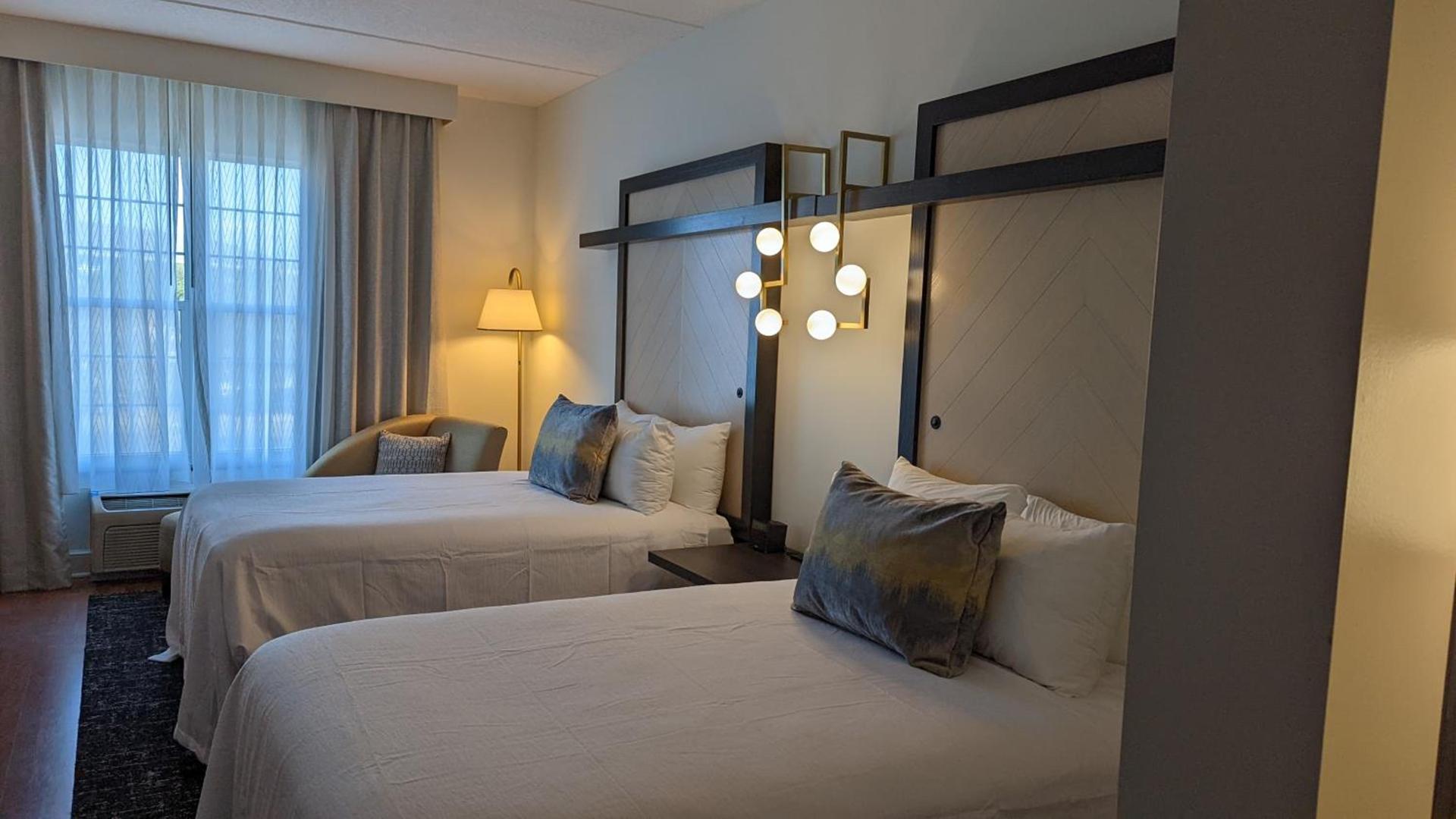Hotel Indigo Jacksonville-Deerwood Park by IHG photo 2