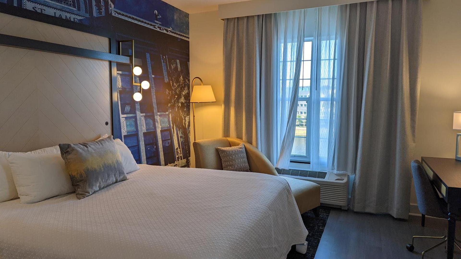 Hotel Indigo Jacksonville-Deerwood Park by IHG photo 11