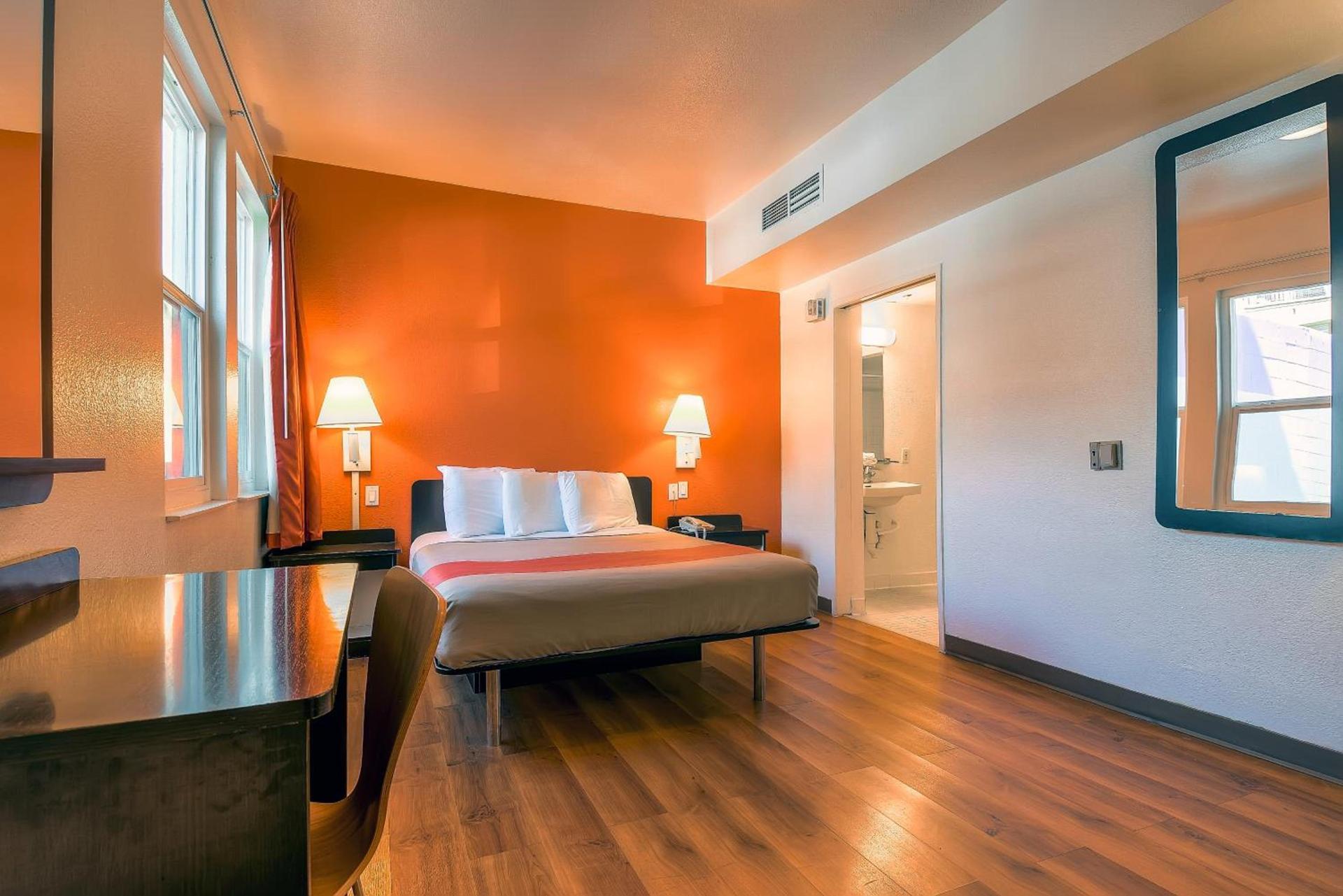 Motel 6-San Diego, CA - Downtown photo 17