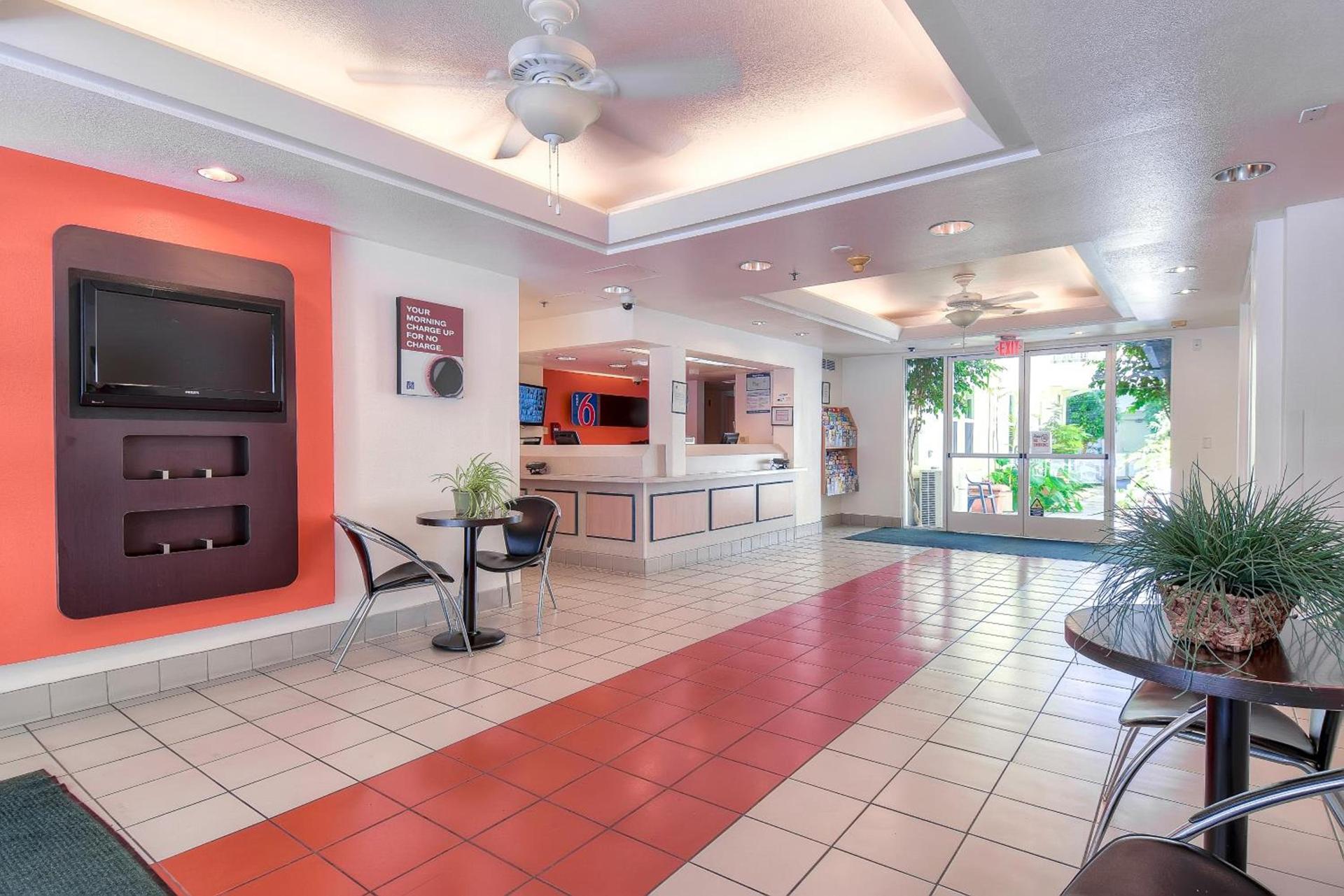 Motel 6-San Diego, CA - Downtown photo 14