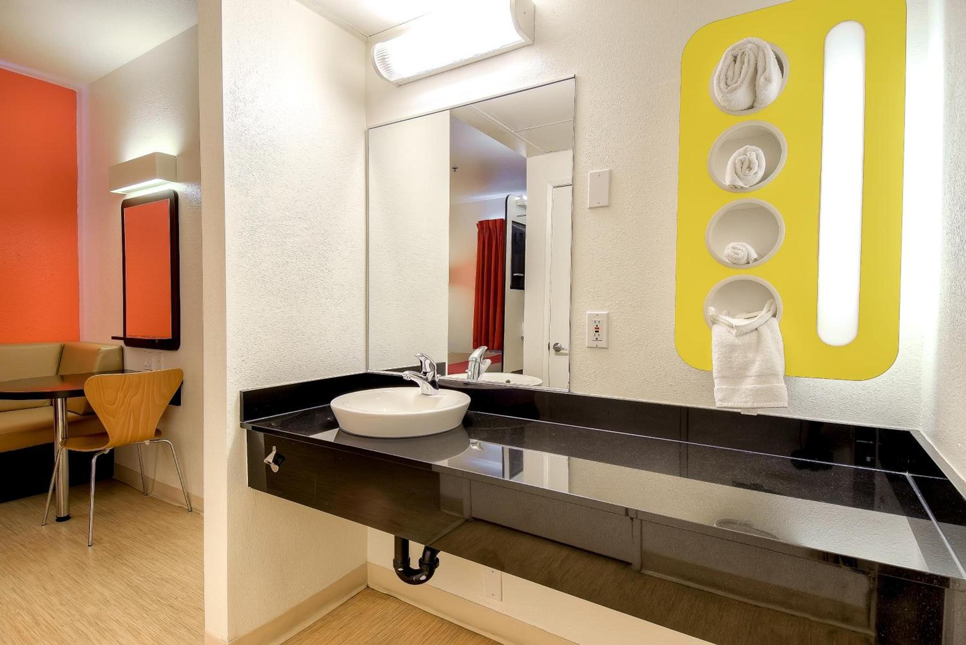 Motel 6-San Diego, CA - Downtown photo 27