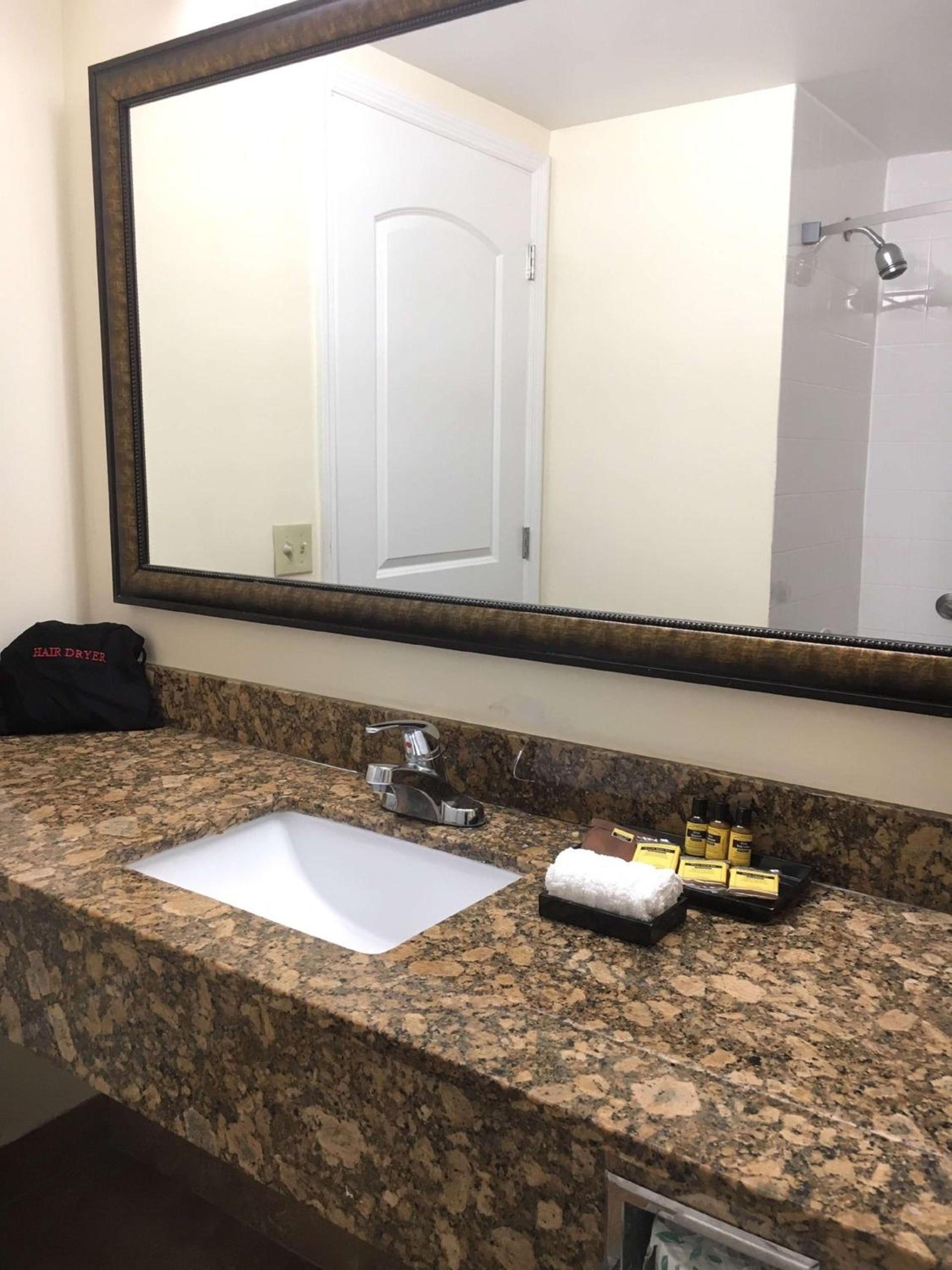 Best Western Plus Universal Inn - Free Shuttle to Universal Studios! photo 30