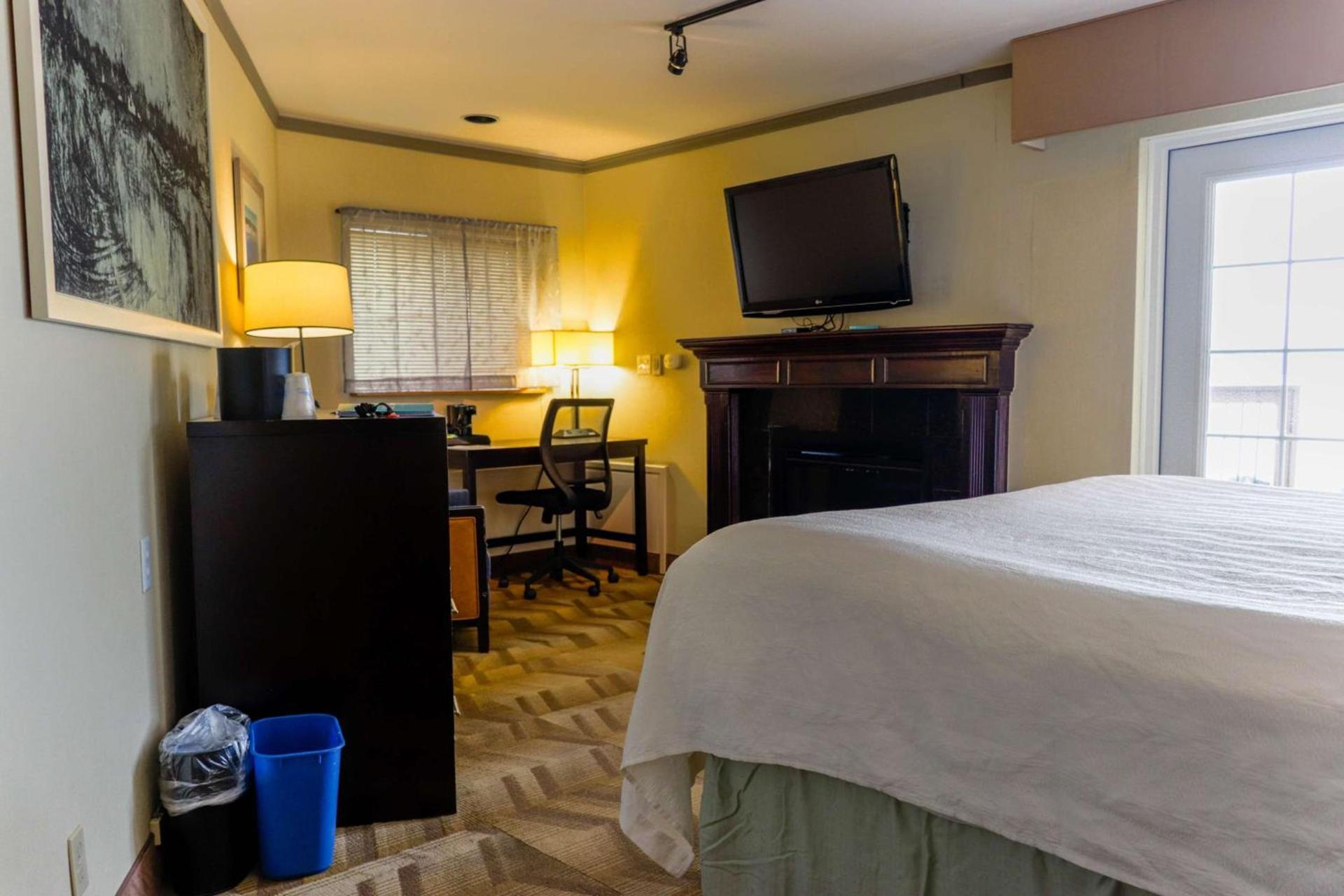 Best Western Plus Silverdale Beach Hotel photo 20