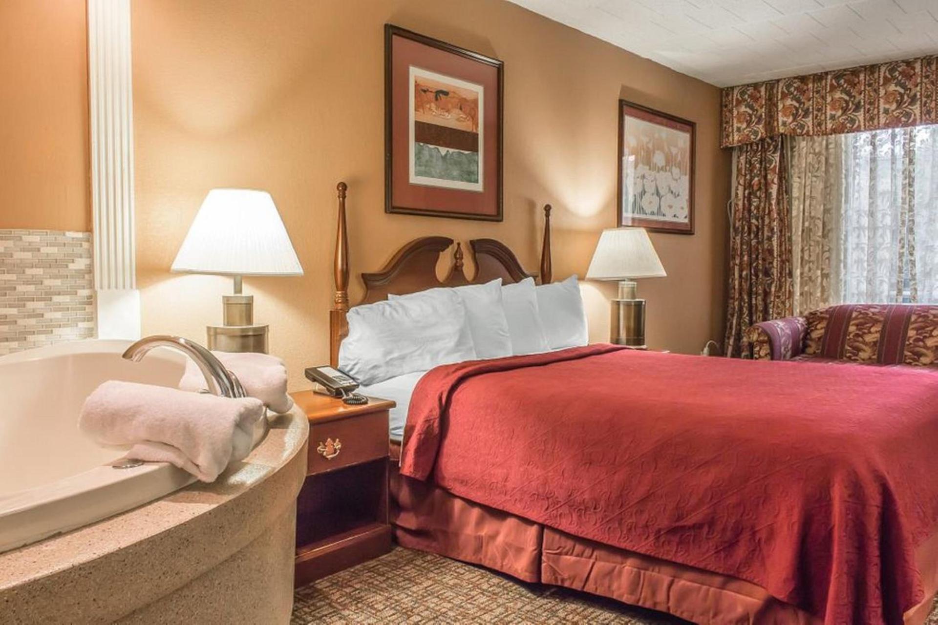 FairBridge Inn & Suites Poconos photo 19