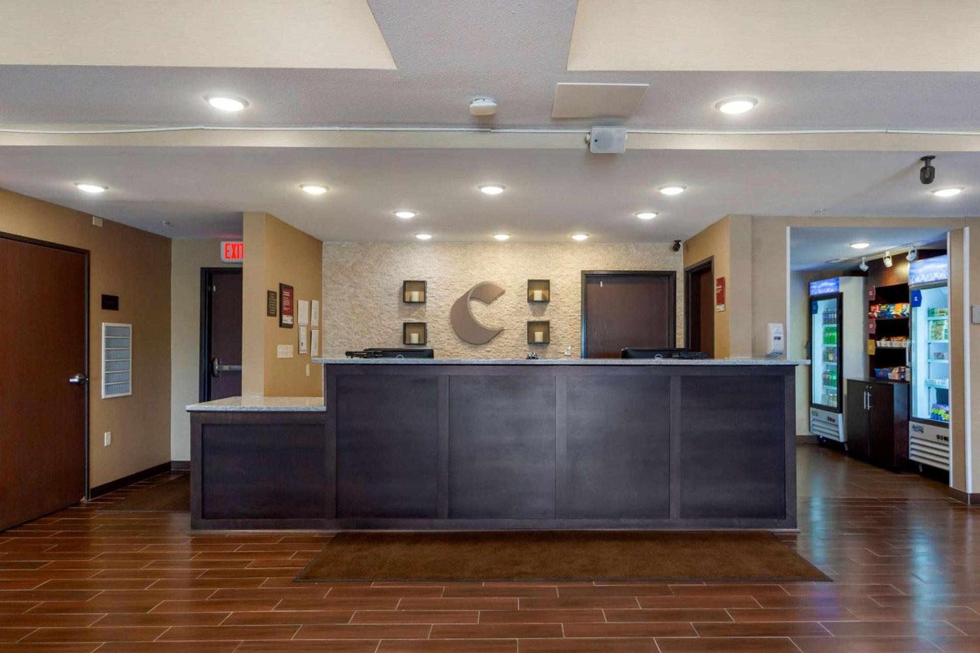 Comfort Suites photo 4