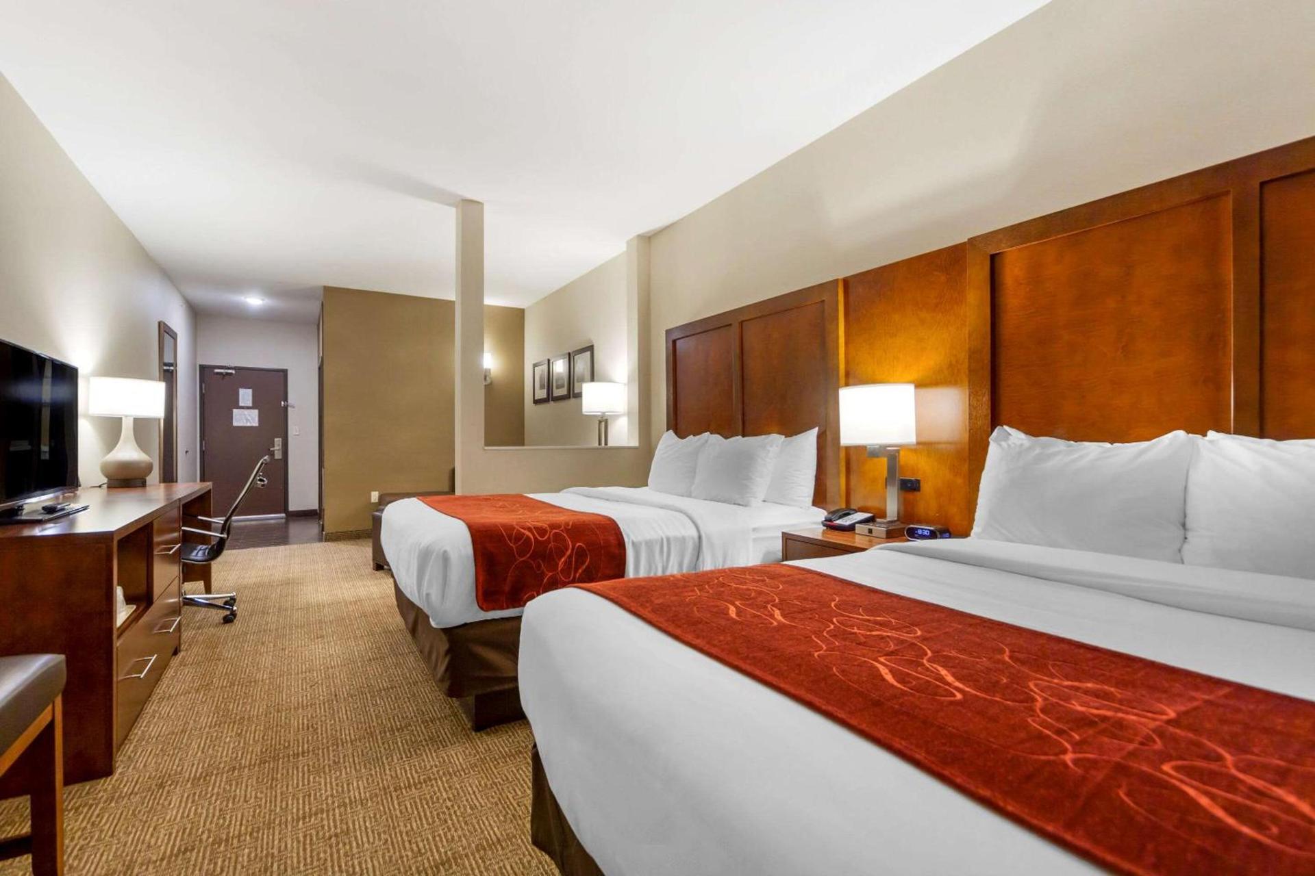 Comfort Suites photo 26