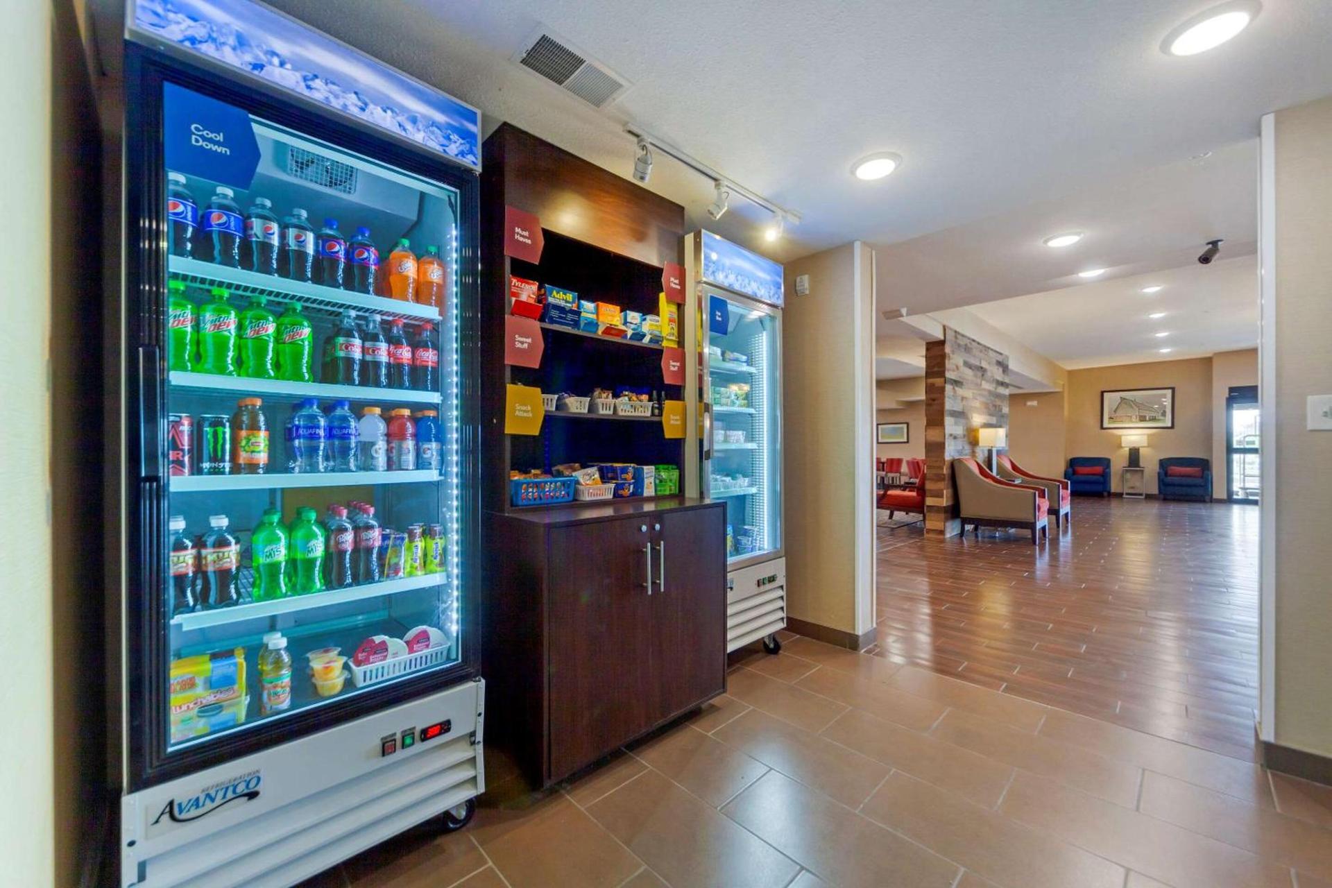 Comfort Suites photo 37