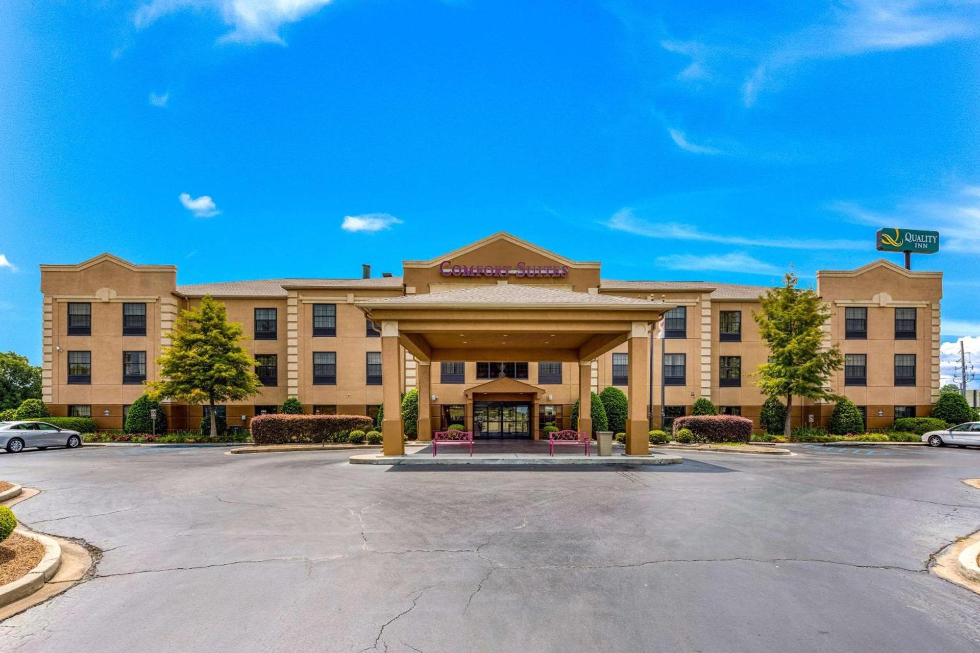 Comfort Suites Monroe photo 3