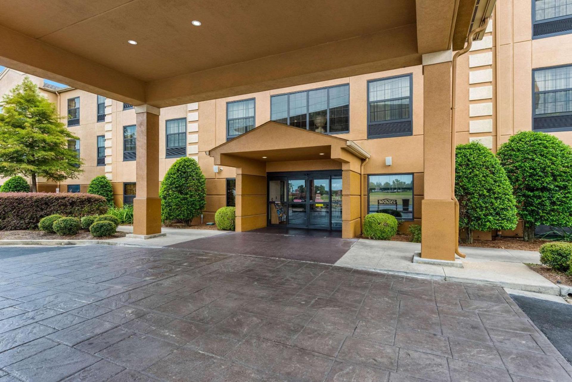 Comfort Suites Monroe photo 4