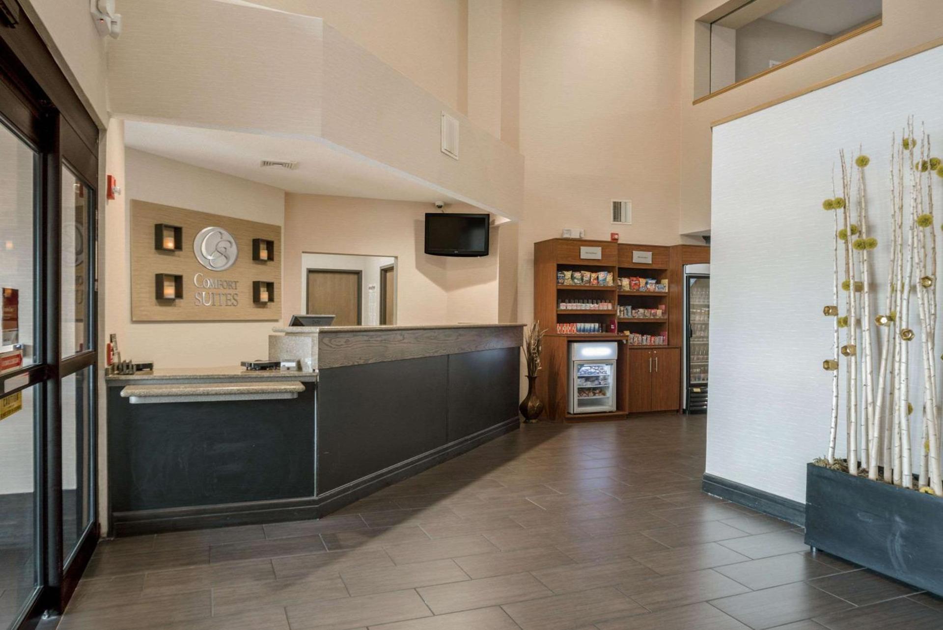 Comfort Suites Monroe photo 9