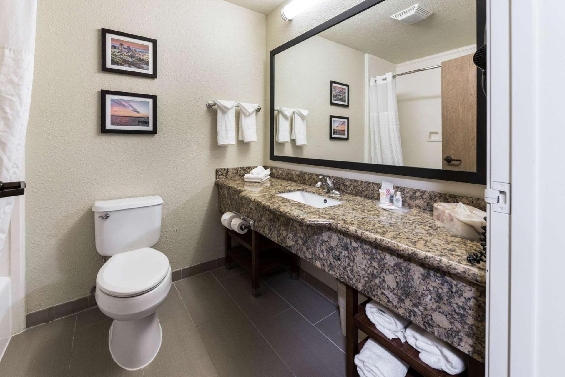 Comfort Suites Monroe photo 22