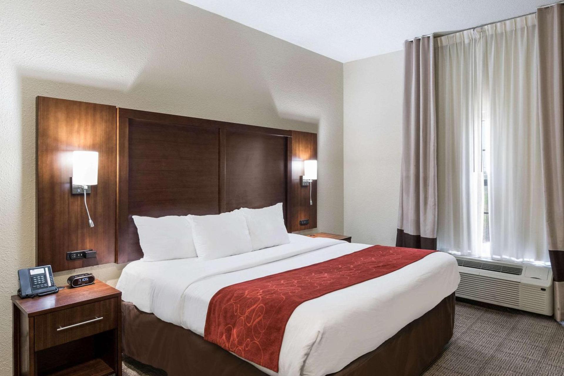 Comfort Suites Monroe photo 38
