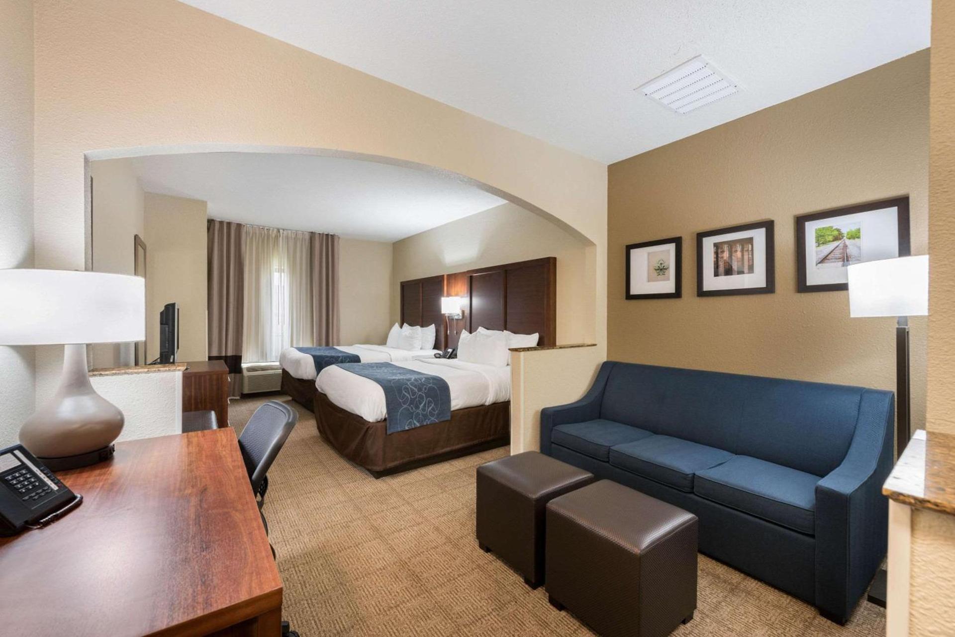 Comfort Suites Monroe photo 42