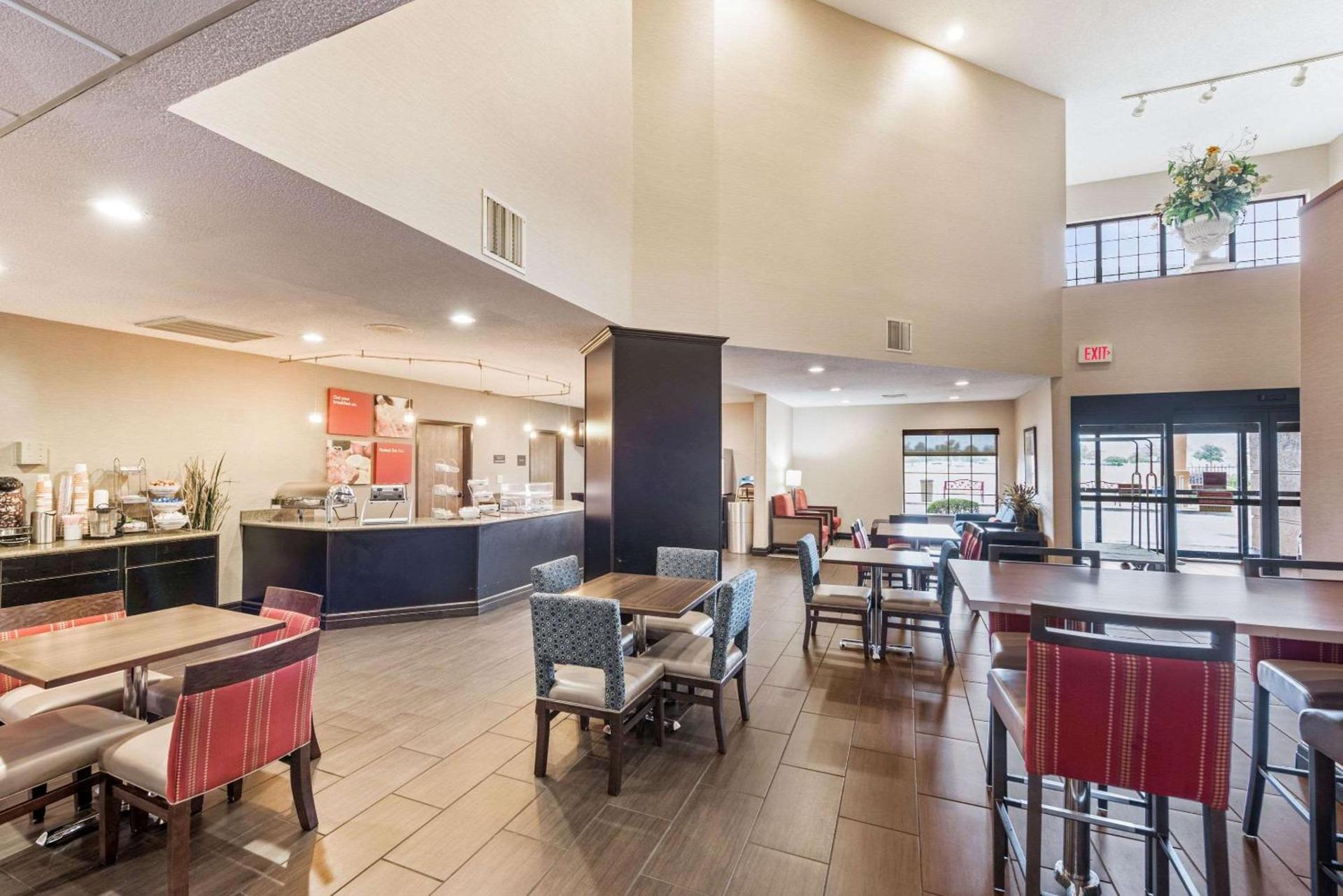 Comfort Suites Monroe photo 62