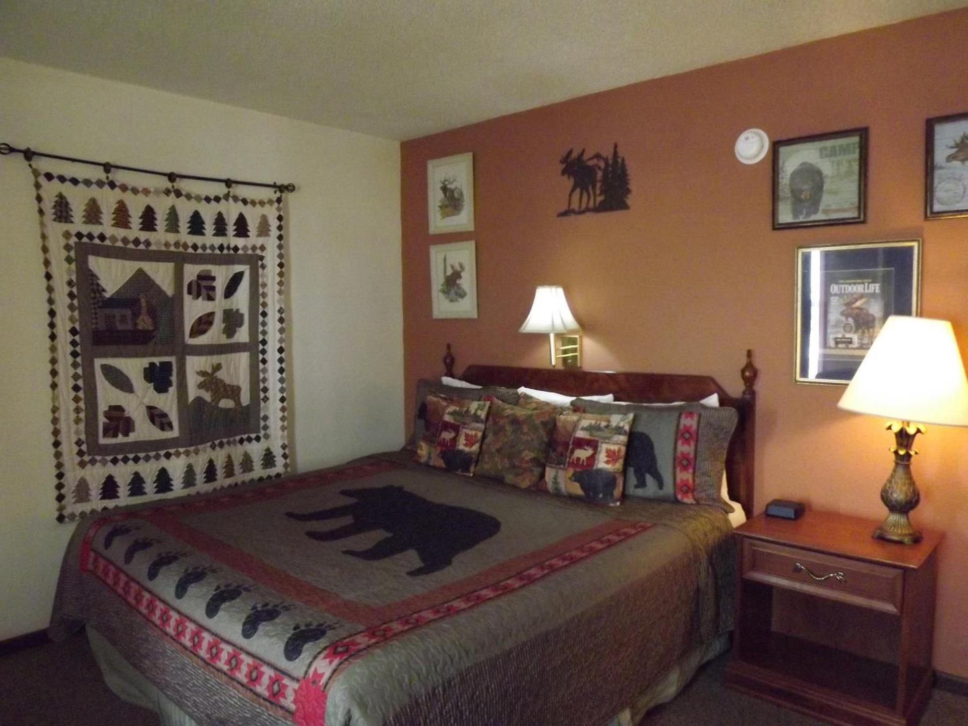 Crest Country Inn photo 81