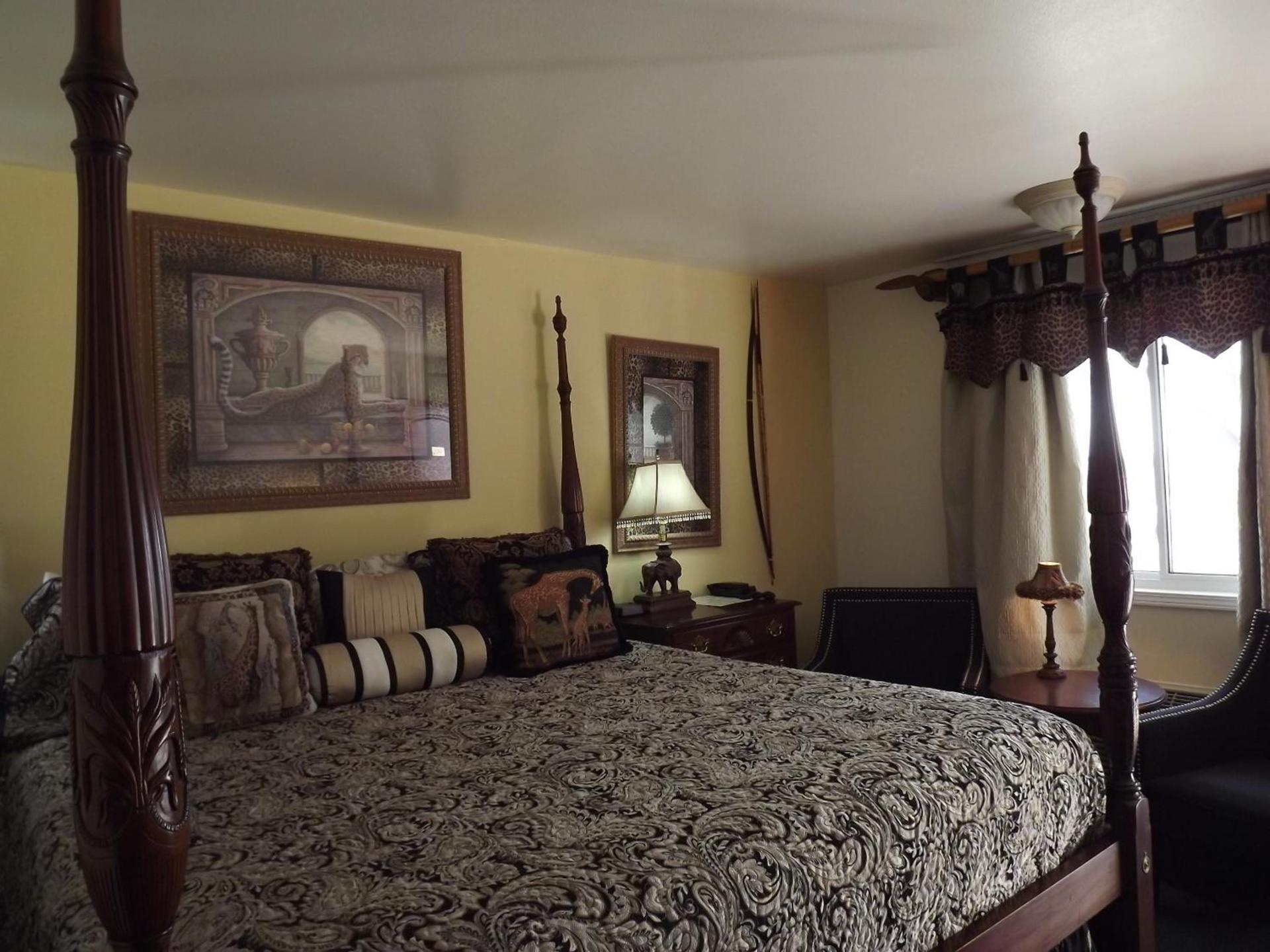 Crest Country Inn photo 94