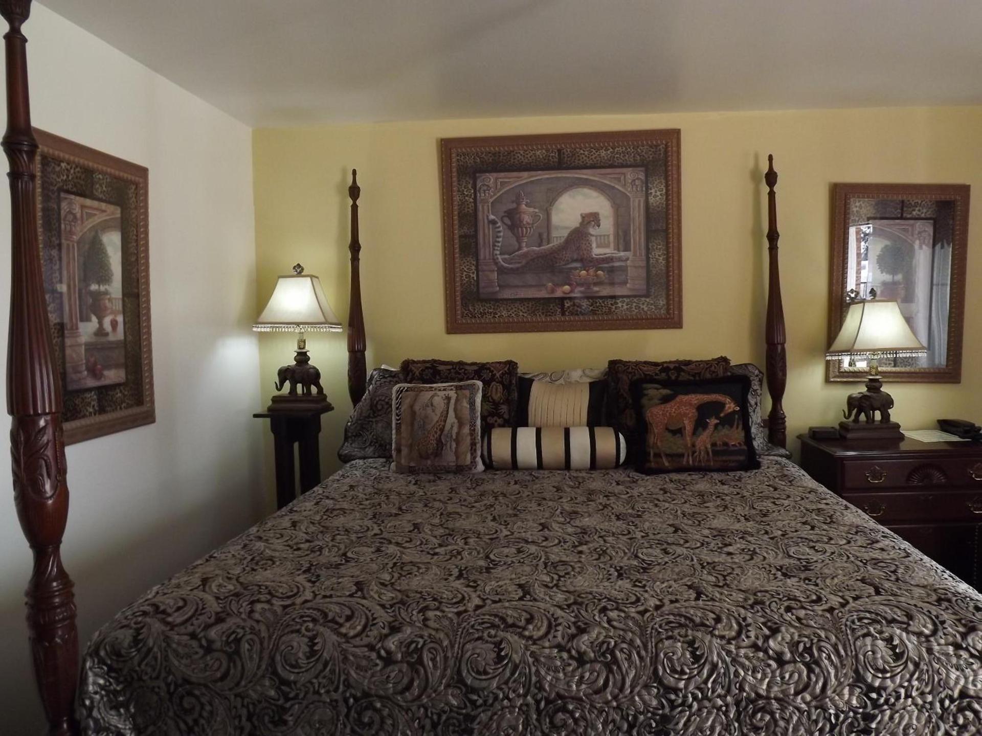 Crest Country Inn photo 93