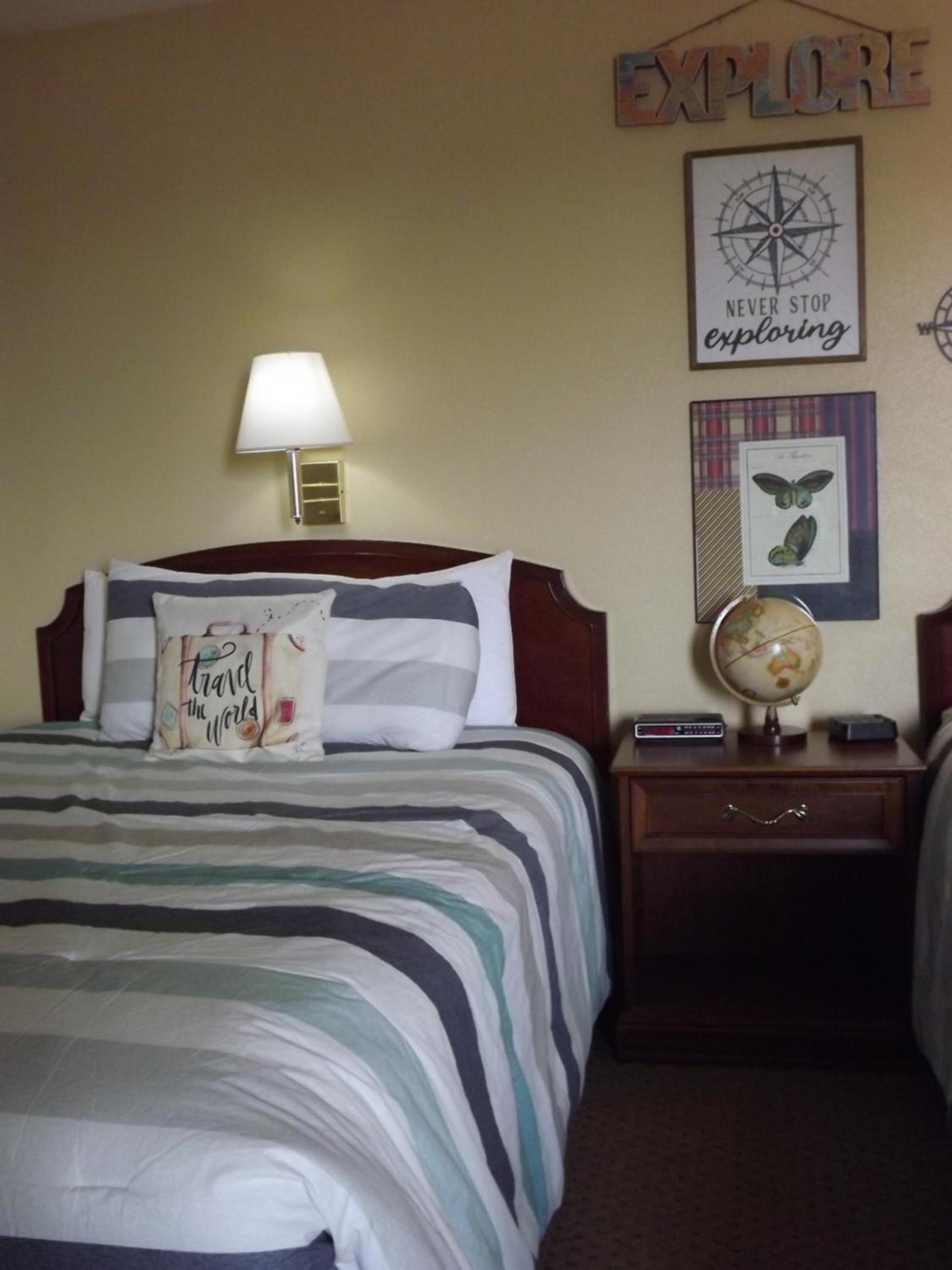 Crest Country Inn photo 96