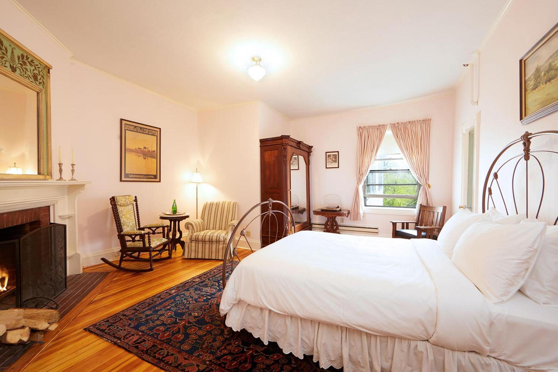 Apple Tree Inn photo 82