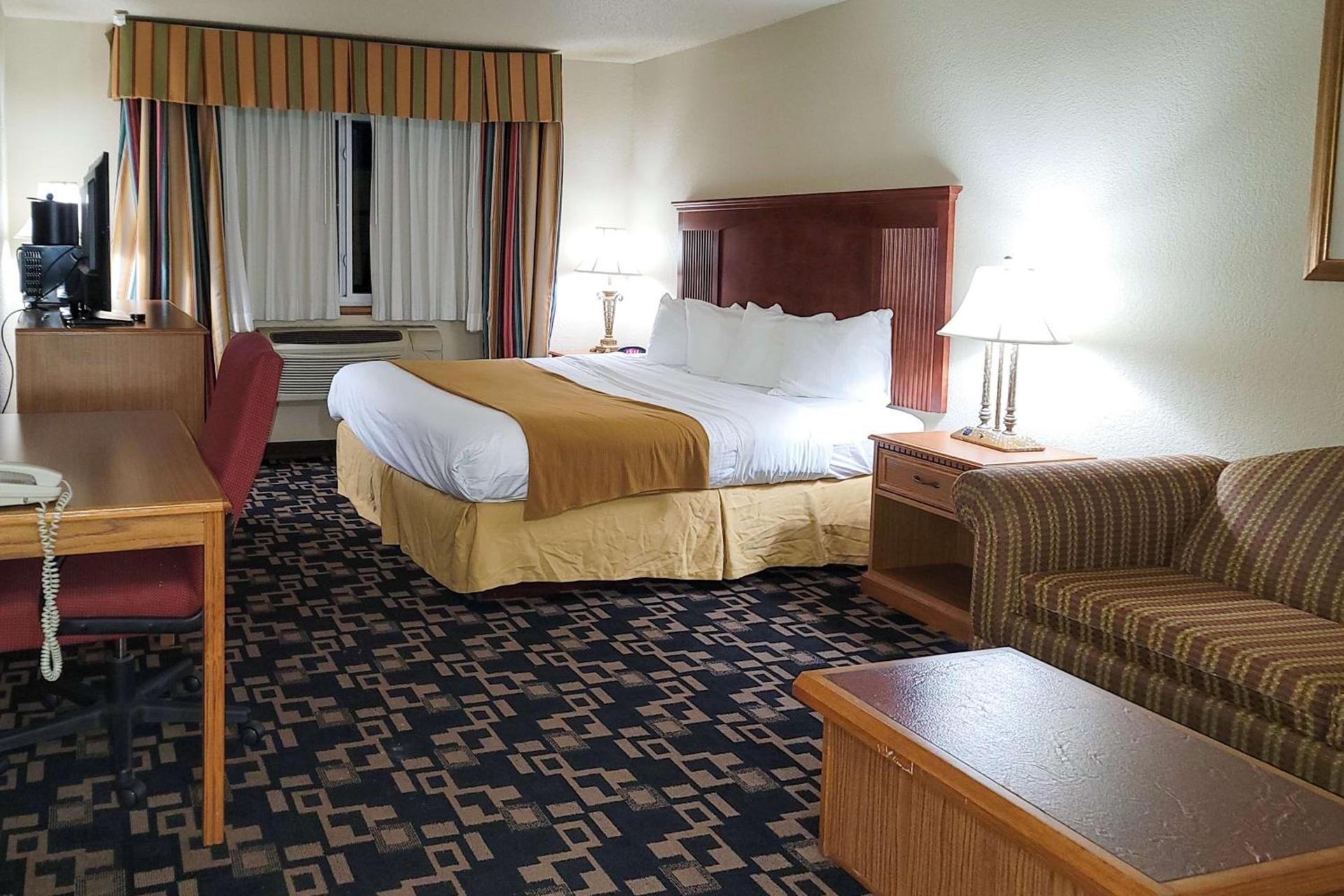 Comfort Inn & Suites Shakopee Downtown Area photo 4