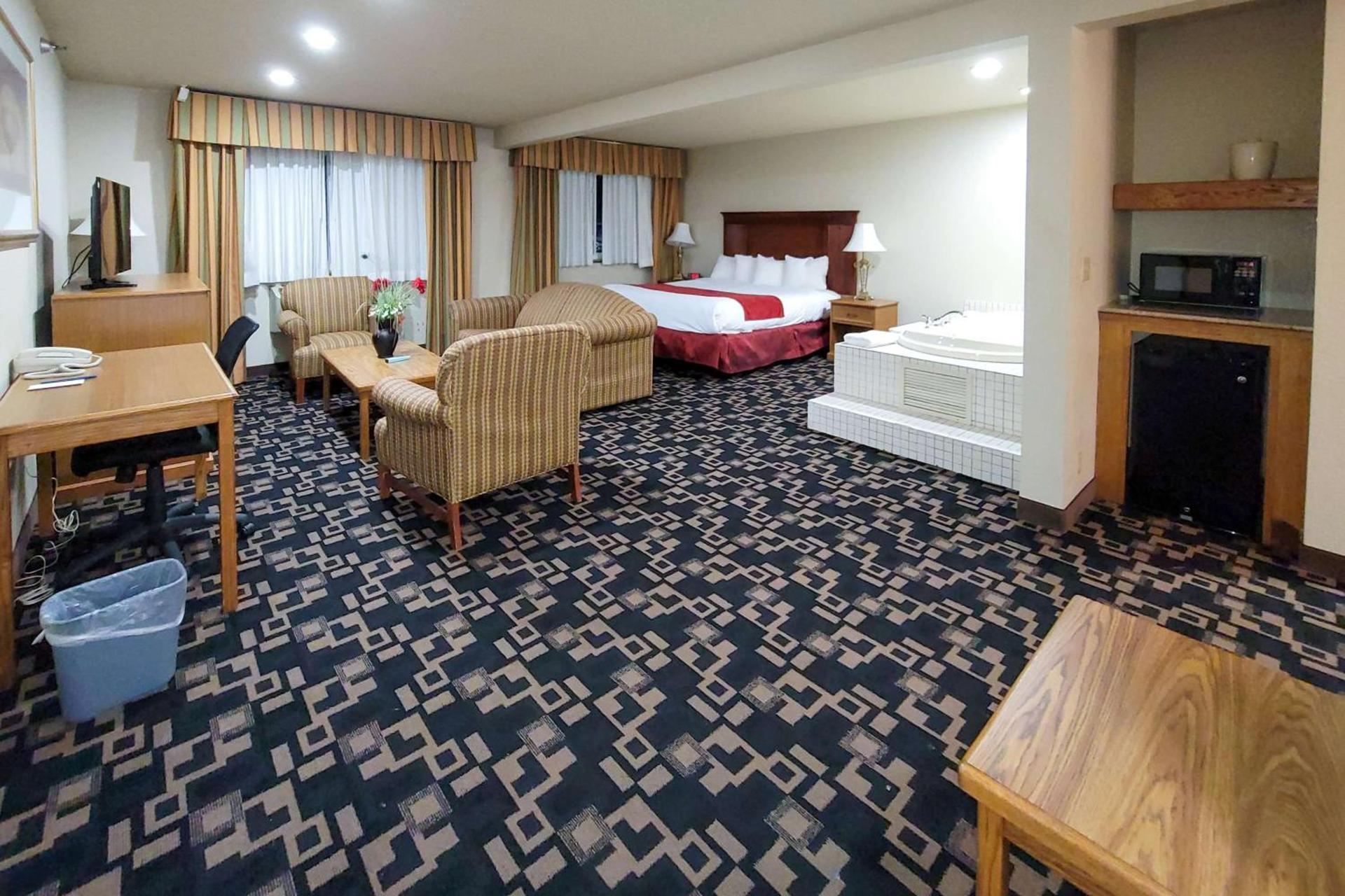 Comfort Inn & Suites Shakopee Downtown Area photo 6