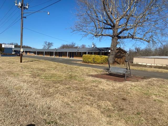 Andy Griffith Parkway Inn photo 9