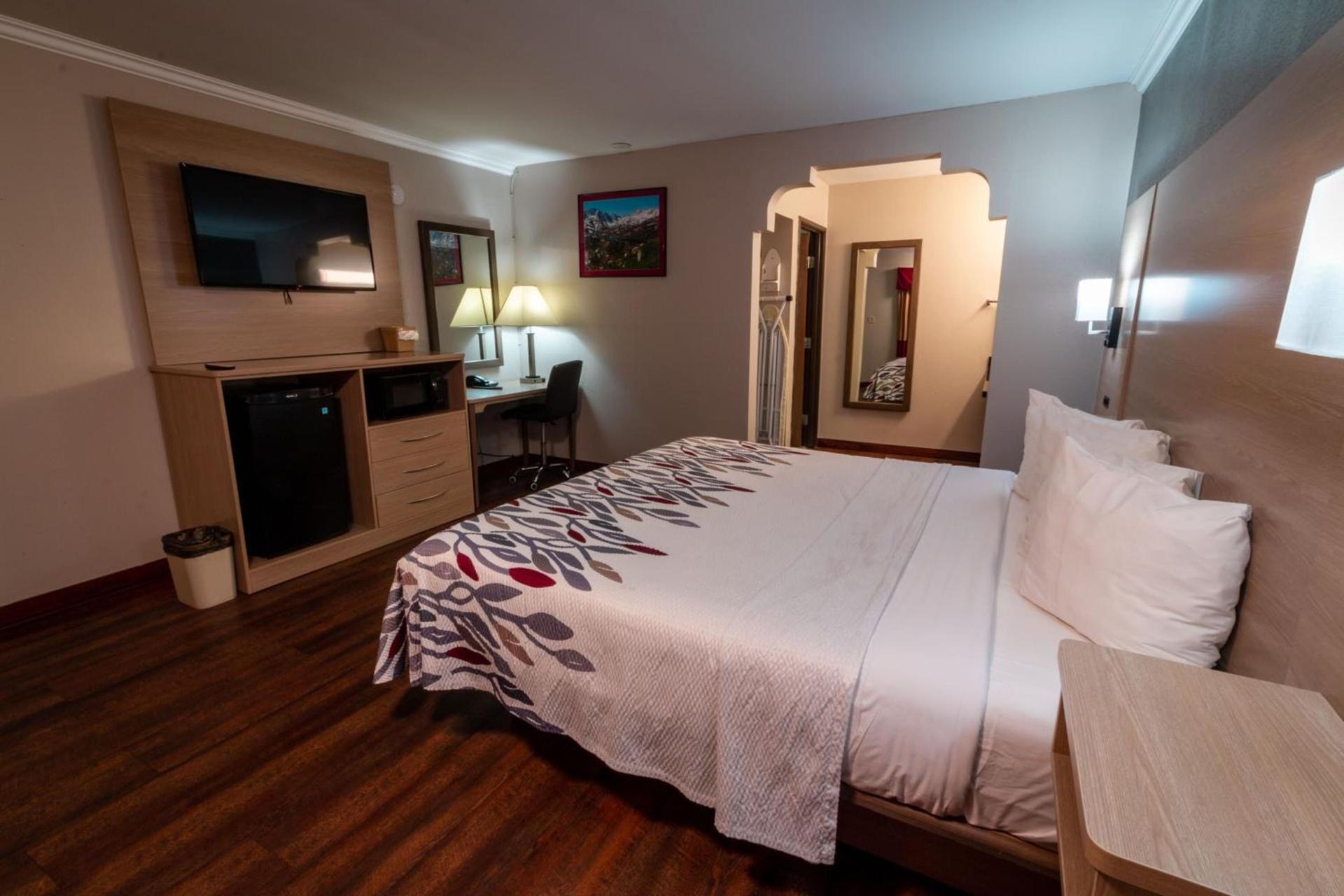 Quality Inn Bishop near Mammoth photo 18