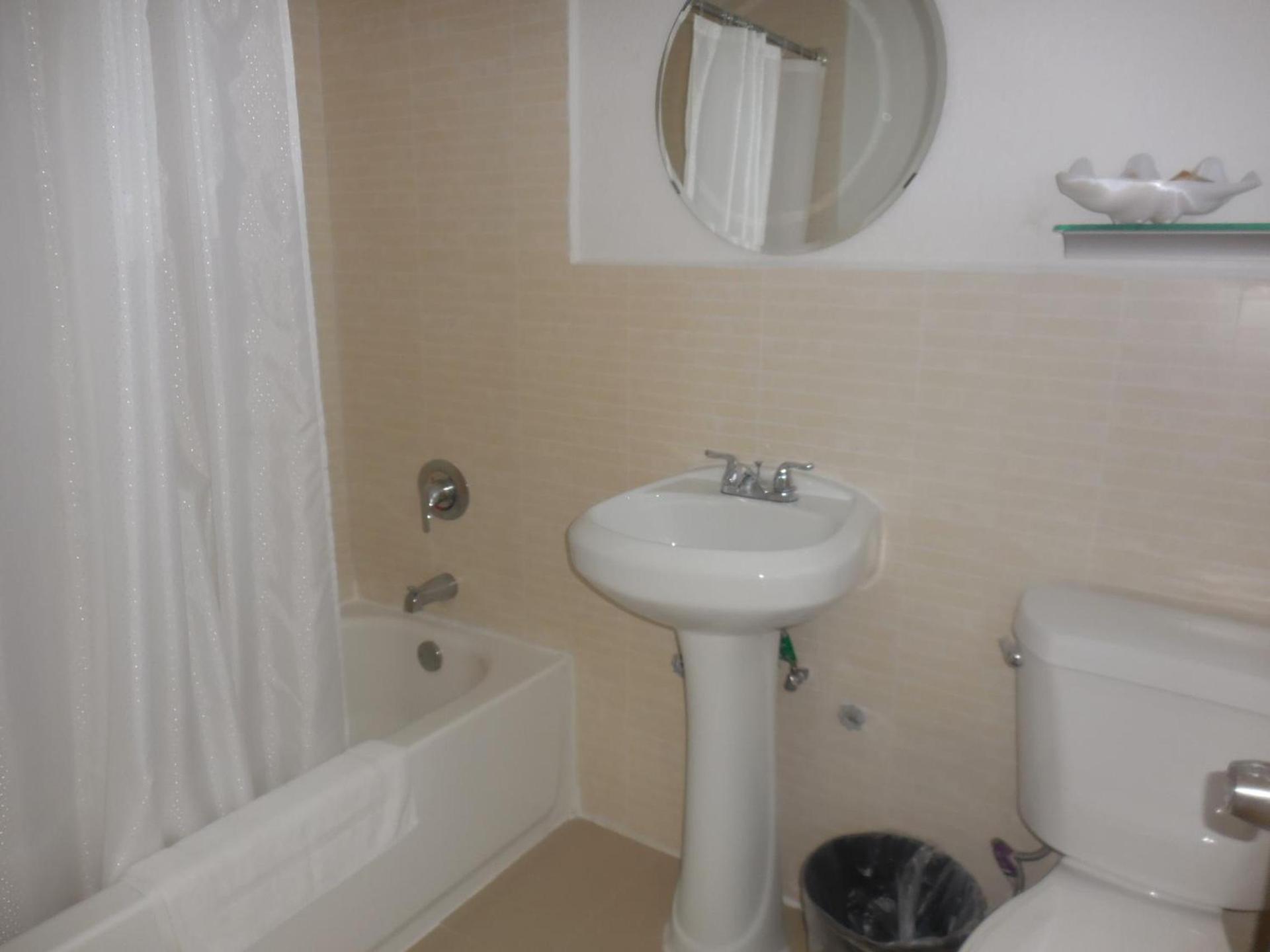 Shalimar Motel photo 39