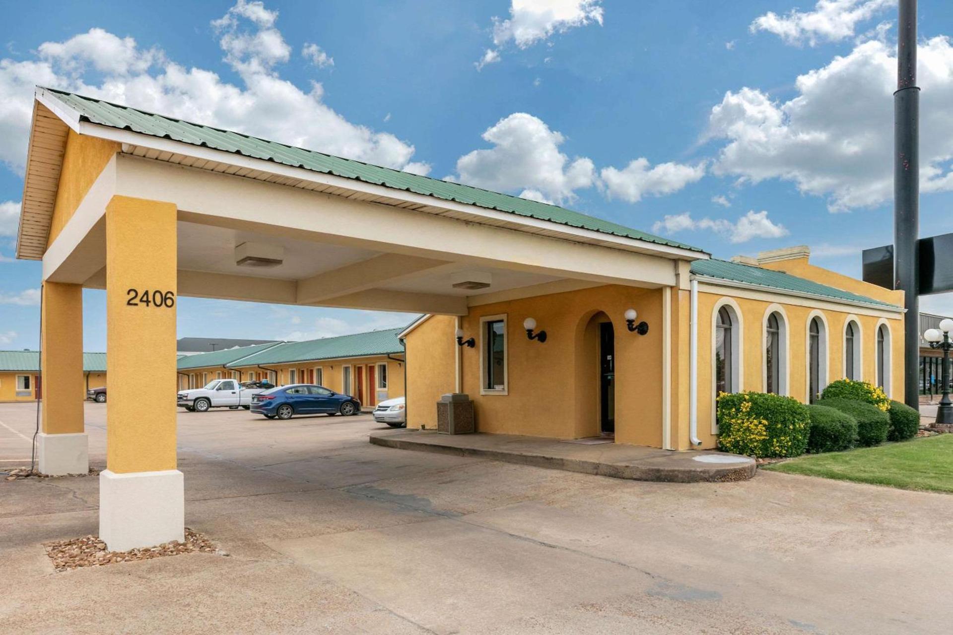 Econo Lodge Jonesboro photo 2