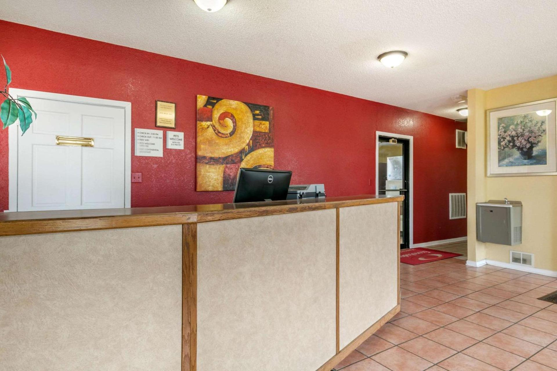 Econo Lodge Jonesboro photo 5
