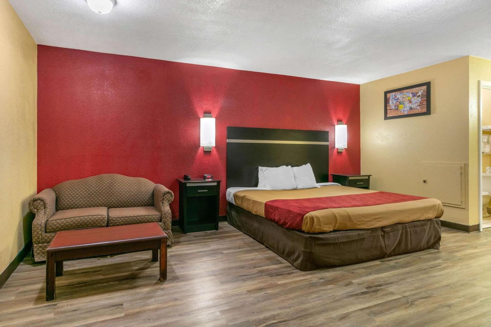 Econo Lodge Jonesboro photo 19