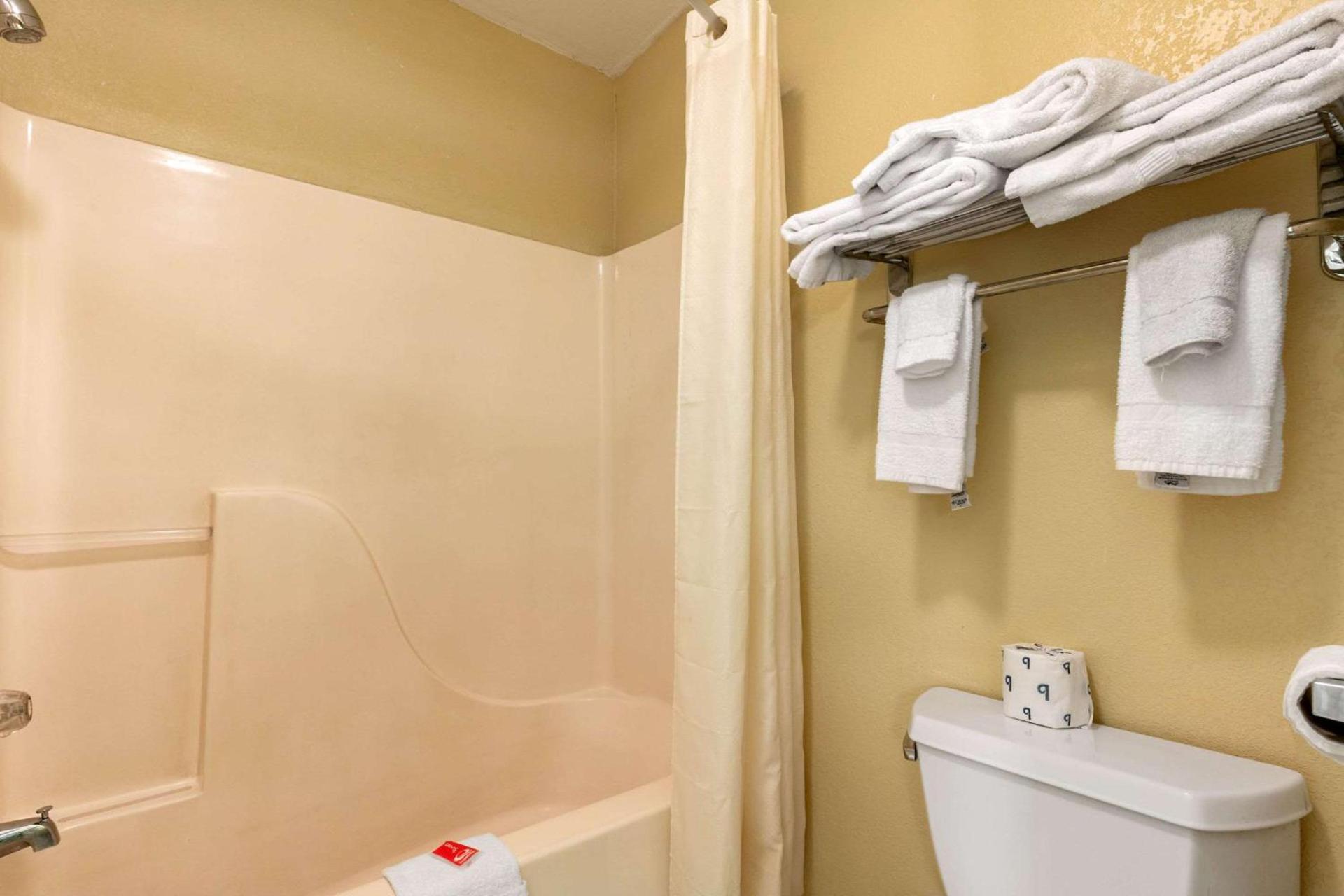 Econo Lodge Jonesboro photo 23