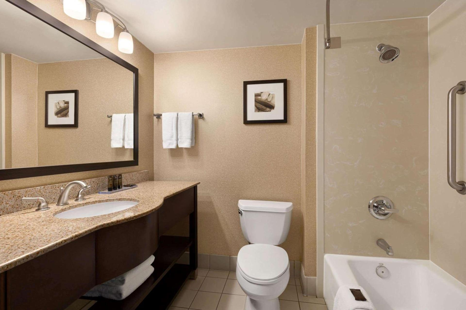 Wingate by Wyndham Wilmington photo 18