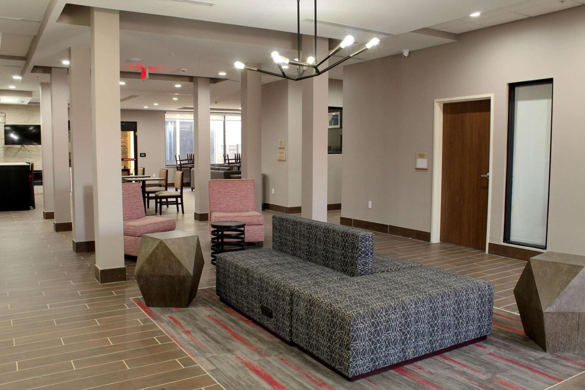 Hawthorn Extended Stay by Wyndham Oklahoma City Airport photo 4