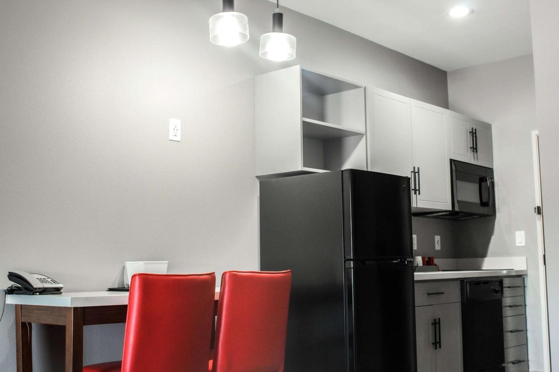 Hawthorn Extended Stay by Wyndham Oklahoma City Airport photo 12