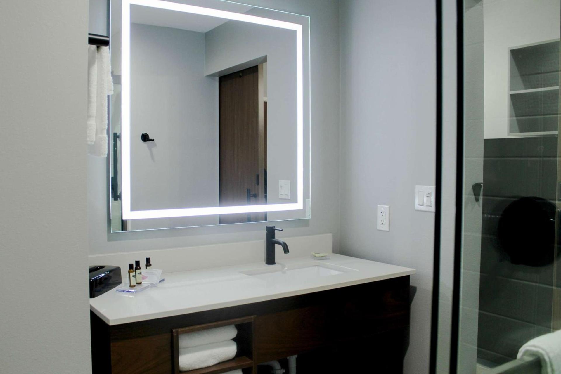 Hawthorn Extended Stay by Wyndham Oklahoma City Airport photo 21
