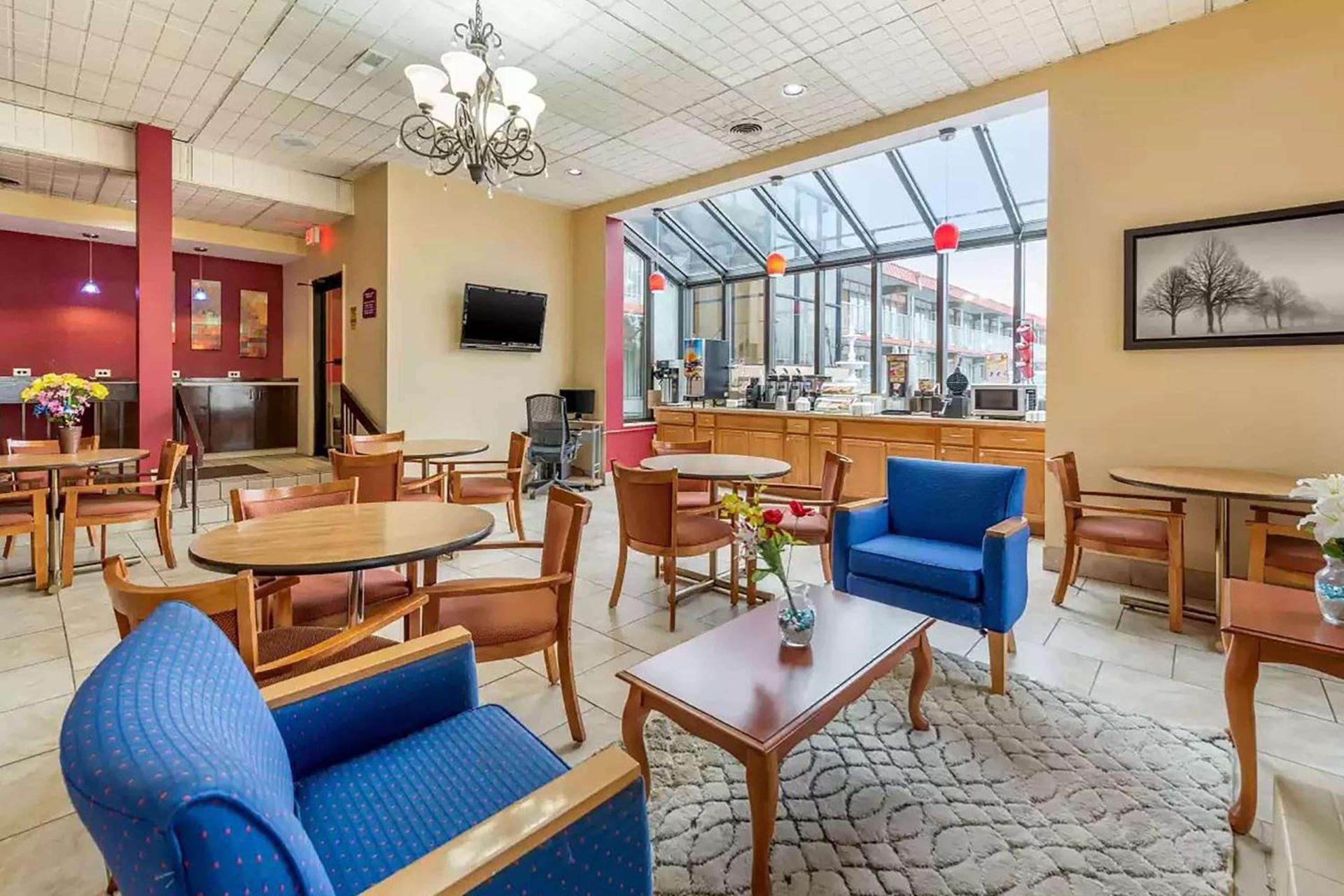 Days Inn by Wyndham Perrysburg Toledo photo 26