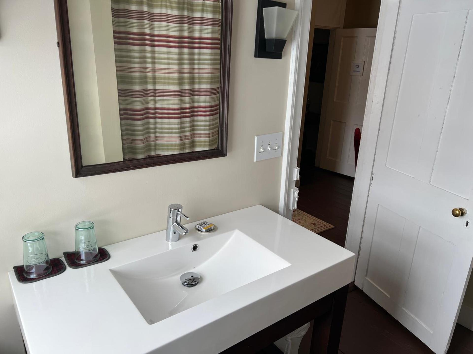 Shoreham Inn Bed & Breakfast photo 45