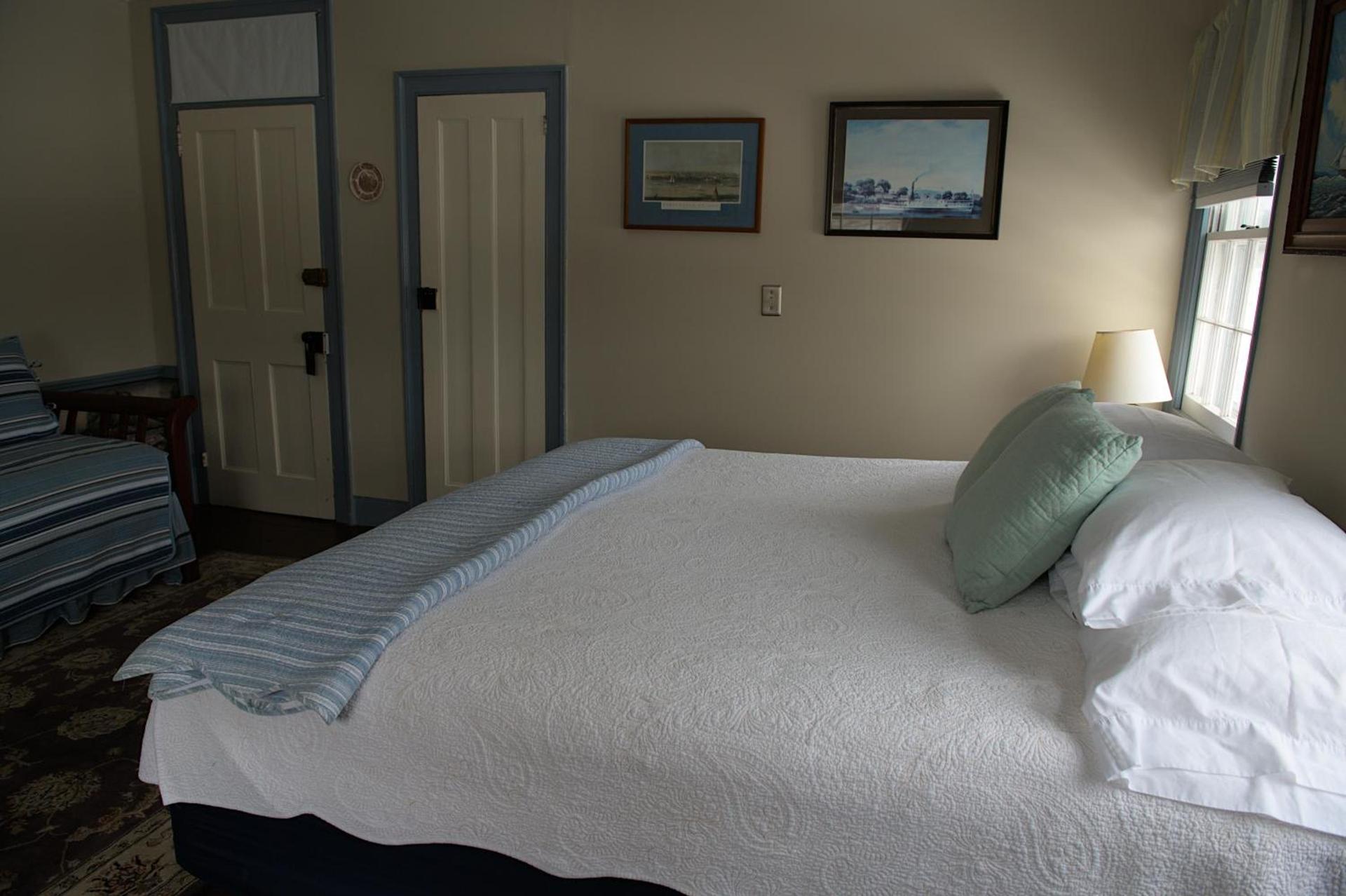 Shoreham Inn Bed & Breakfast photo 62